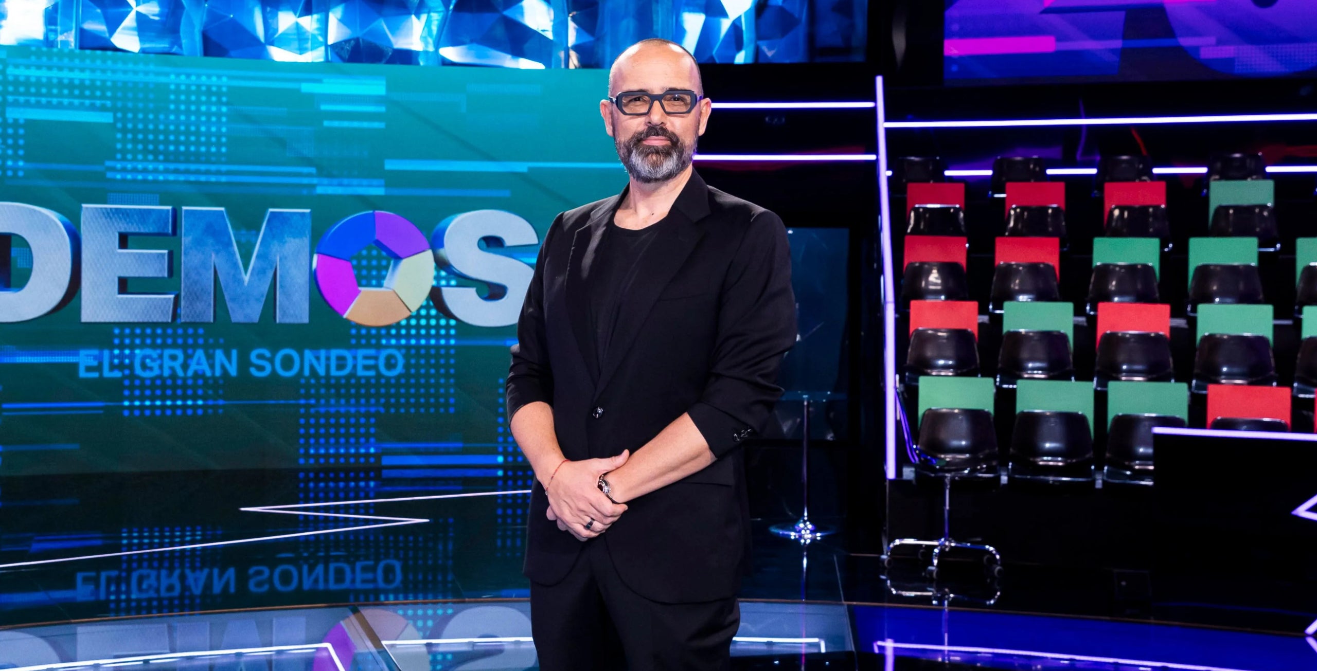 Risto, de la mà d'una misteriosa jove en un concert - Mediaset