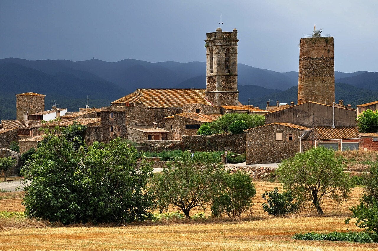 Vista panoràmica del nucli de Cruïlles / Vincent van Zeijst/Wikimedia (CC BY-SA 3.0)