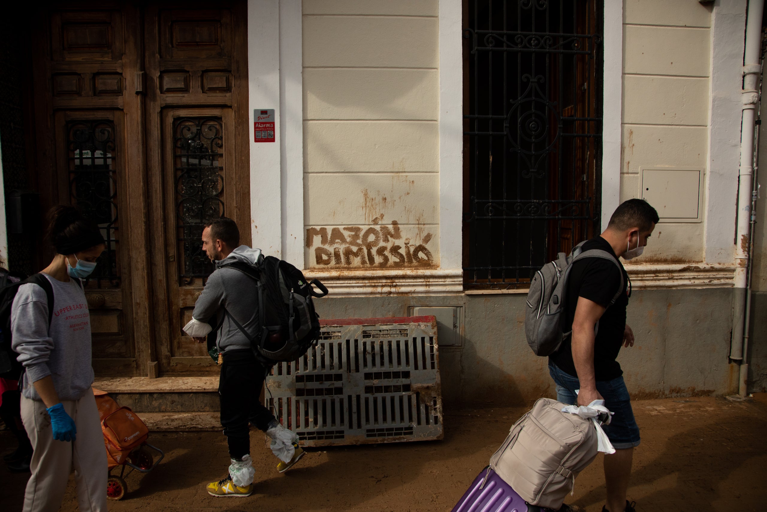Una pintada reclamant la dimissió de Mazón per la seva gestió de la Dana/Mathias Rodríguez