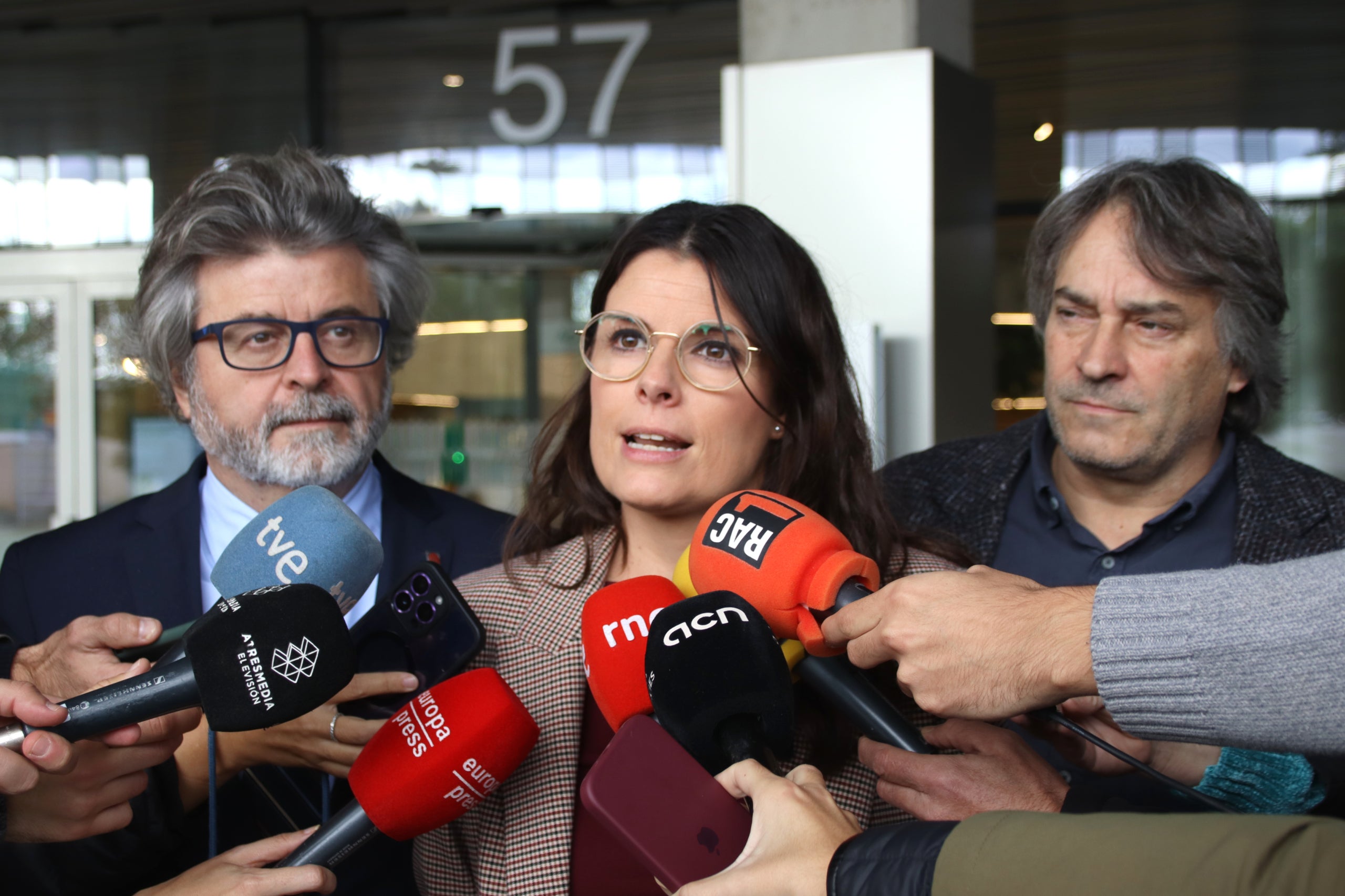 Antoni Castellà, Mònica Sales i Jordi Munell després de la reunió de pressupostos amb Economia / ACN