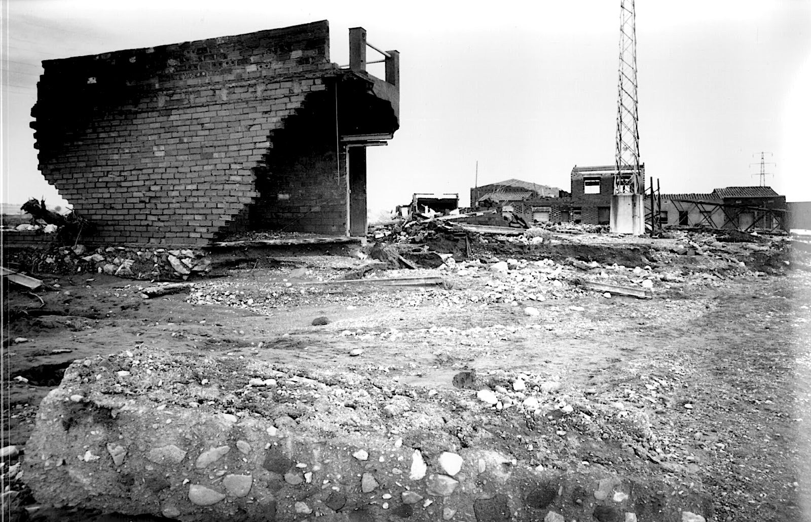 Estralls al barri d'Ègara, a Terrassa, causats per la riuada del 1962 al Vallès / Carles Duran-AMAT (Arxiu municipal de Terrassa)
