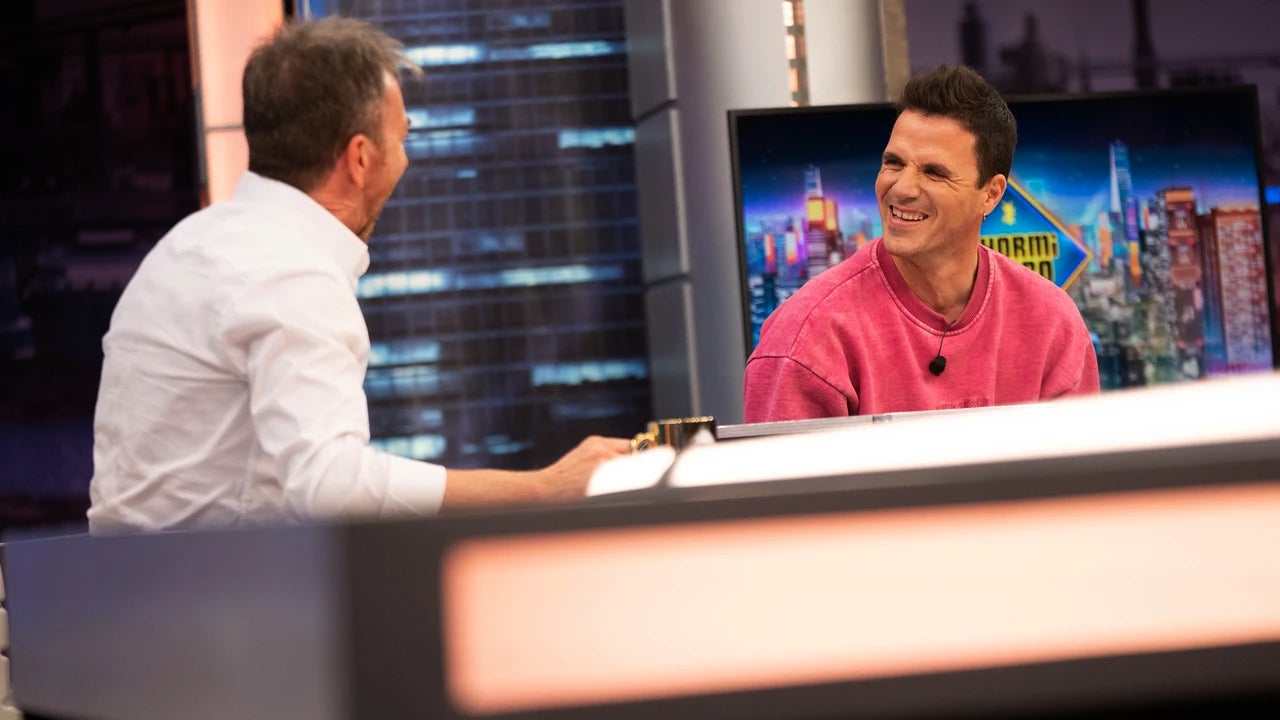 Pablo Motos interroga el cantant sobre la vida privada - Antena 3