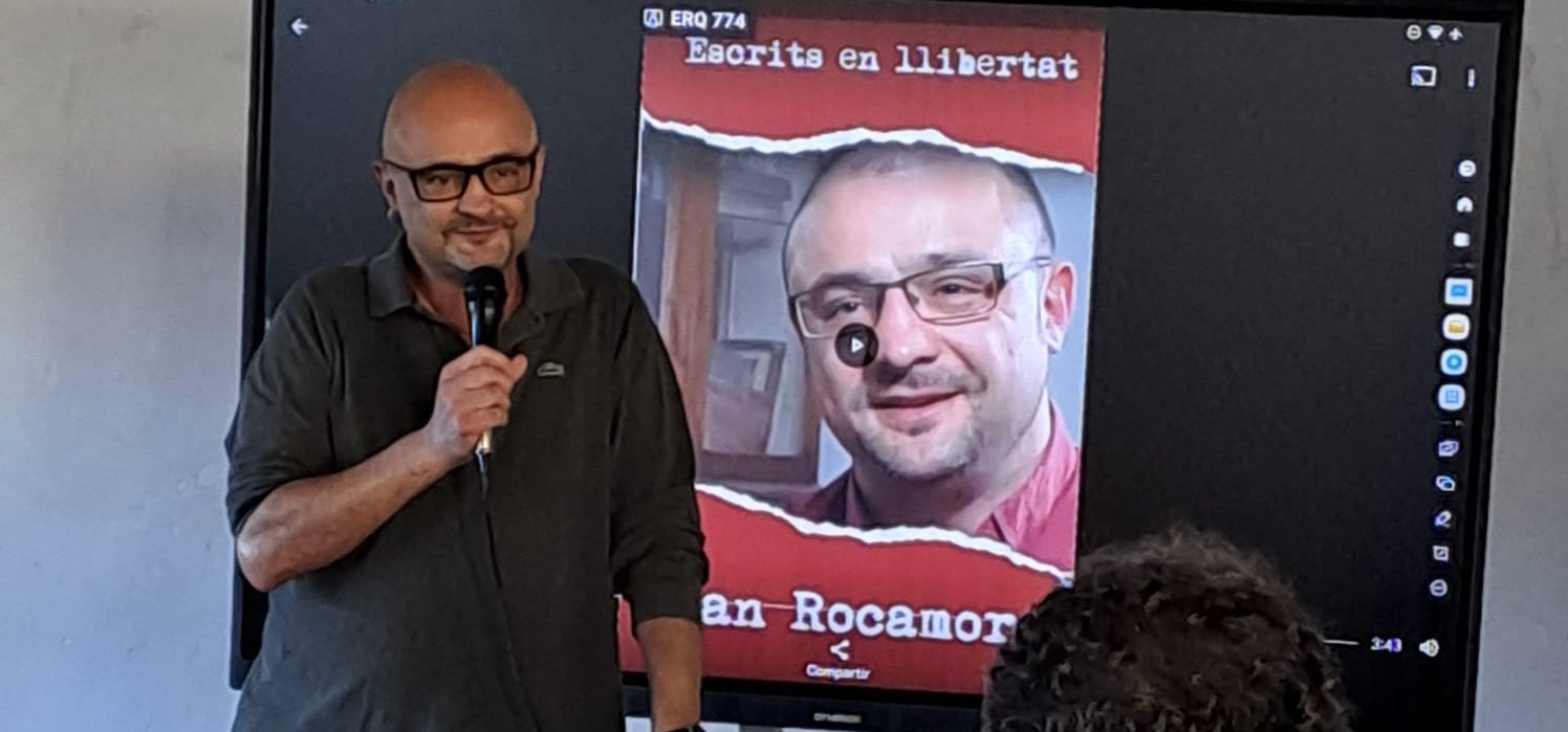 Joan Rocamora en la presentació del seu llibre/Edicions 79