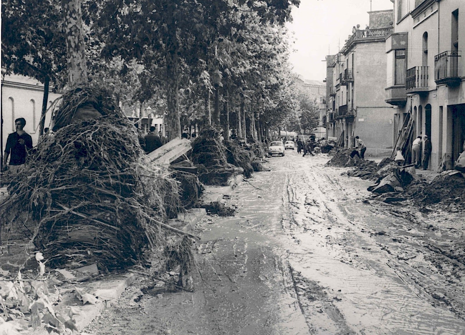 Destrosses a la Rambla de Terrassa per la riuada del 1962 al Vallès / Carles Duran-AMAT (Arxiu municipal de Terrassa)