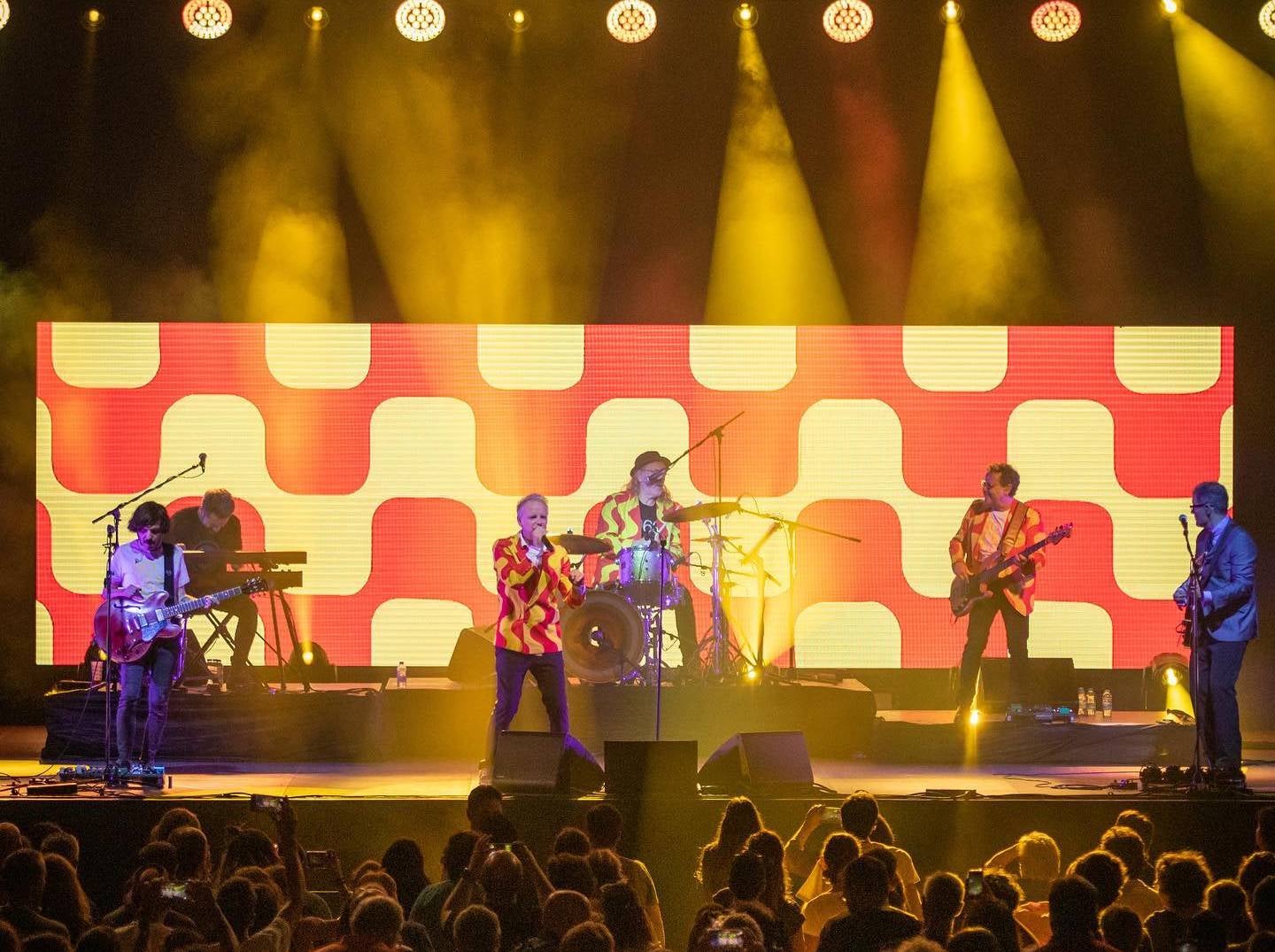 Els Pets, lluint la bandera de Tarragona durant un concert | Els Pets
