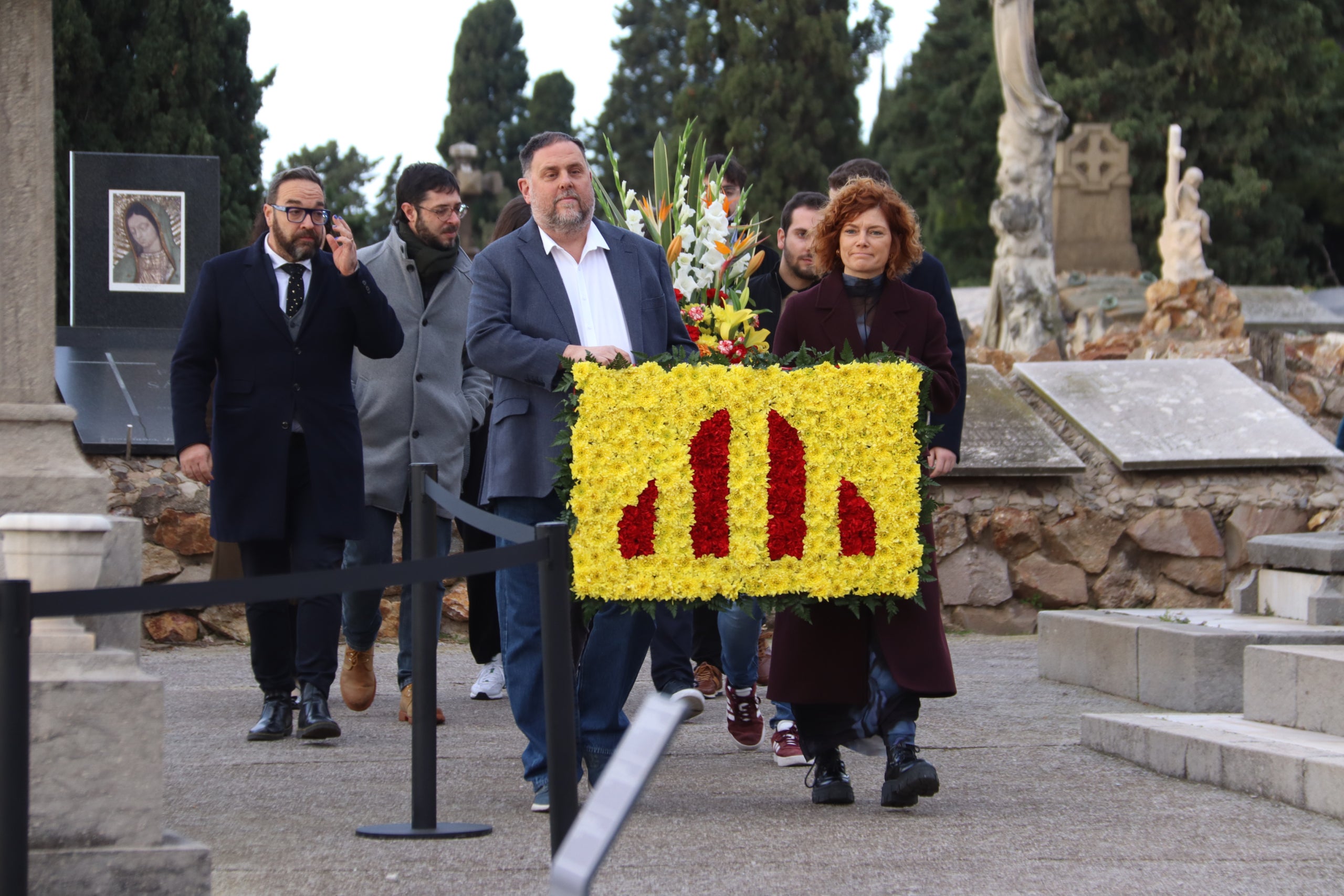 El presidente de ERC, Oriol Junqueras, con la secretaria general, Elisenda Alamany, durante la ofrenda a Macià / ACN
