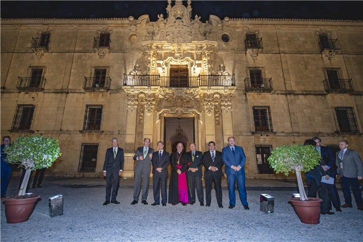 Félix Sanz Roldan, al costat del bisbe de Conca José María Yanguas, en la inaguració de la il·luminació del monestir d'Uclés pagada per Iberdrola/Iberdrola