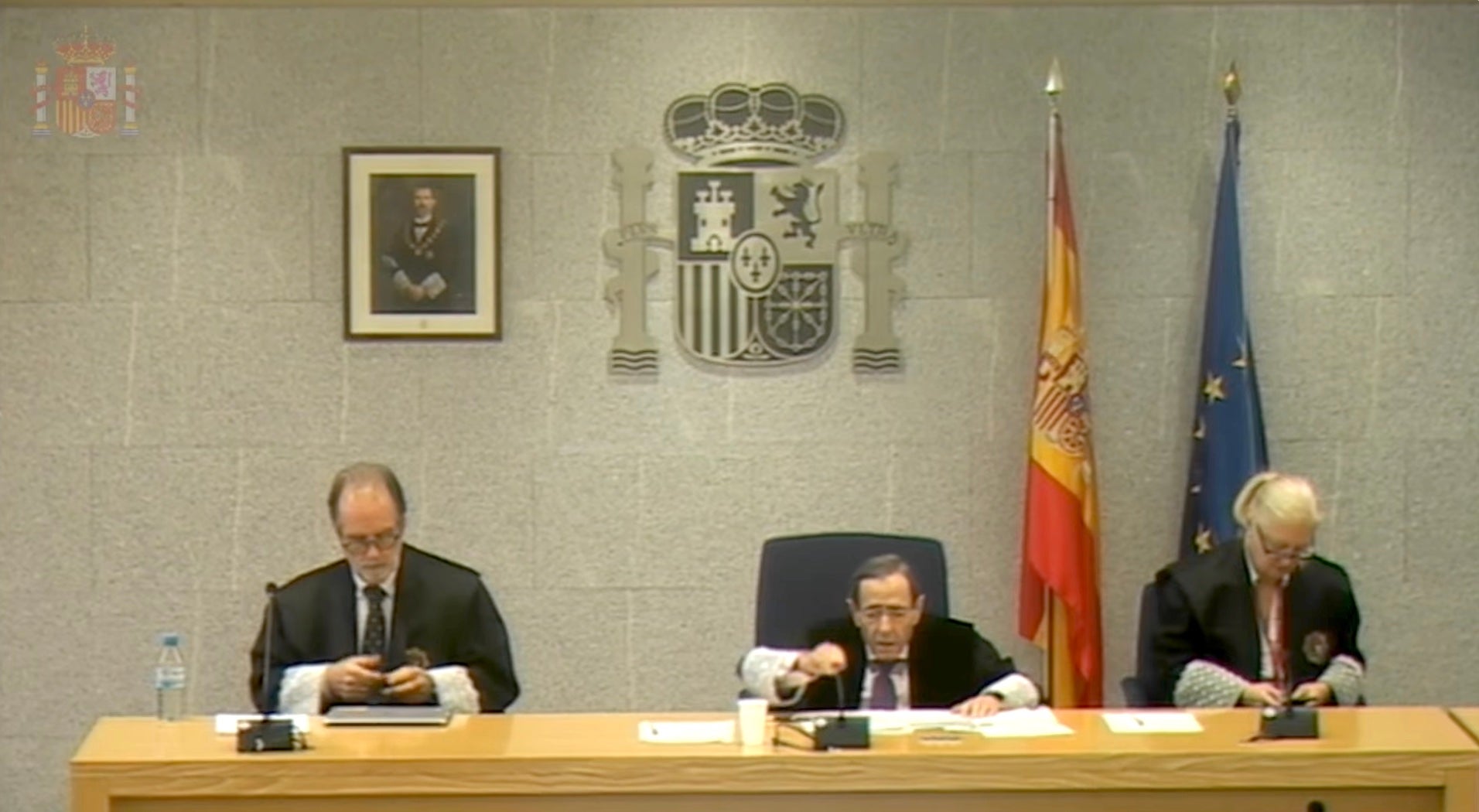 El tribunal, con Guevara en medio, en el juicio a Sito Miñanco/AN