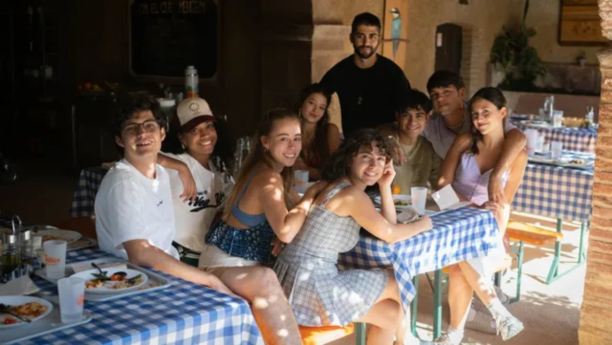 Els protagonistes de la sèrie Jo mai mai | 3Cat