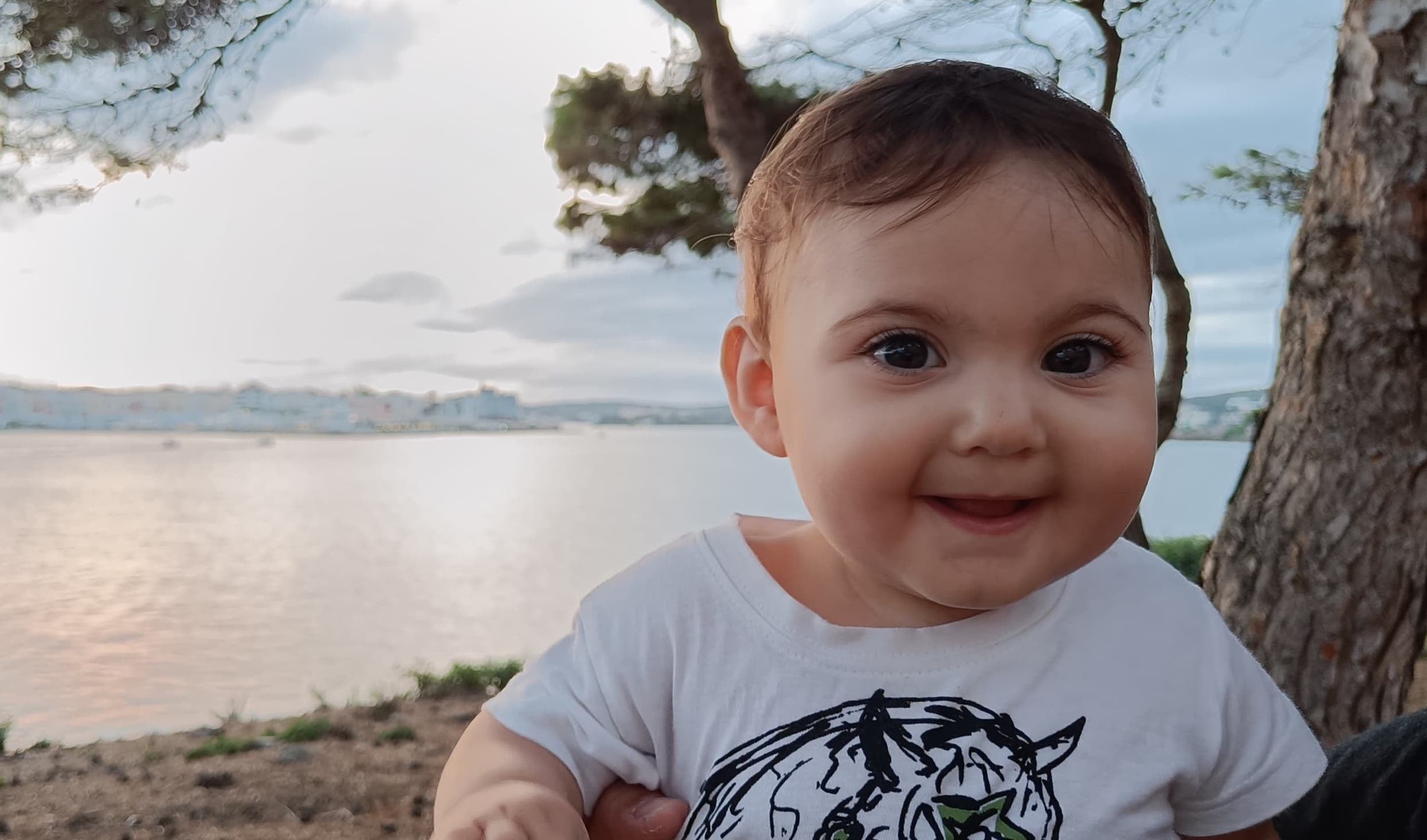 Imagen de Ona, la única niña catalana que padece paraparesia espástica tipo 50 / Cedida por la familia