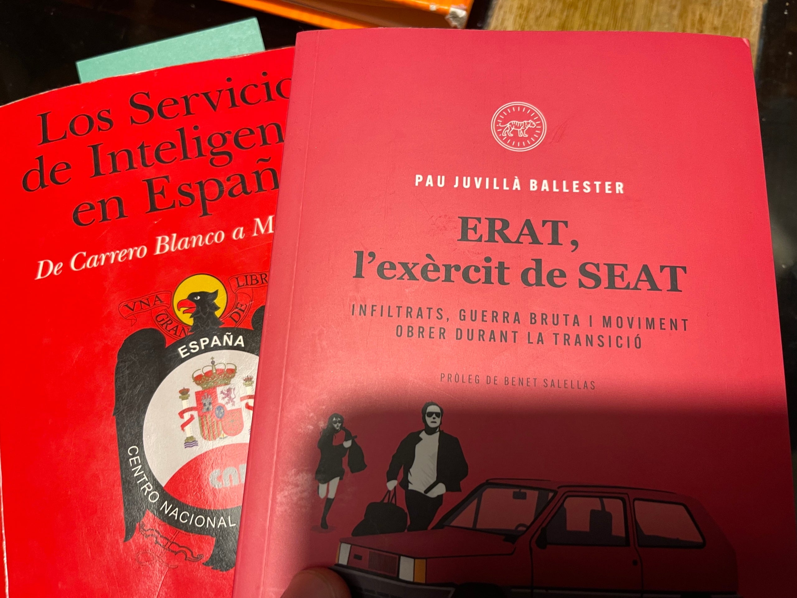 Dos dels llibres que expliquen la vida de Gambín, alies el Grillo/QS