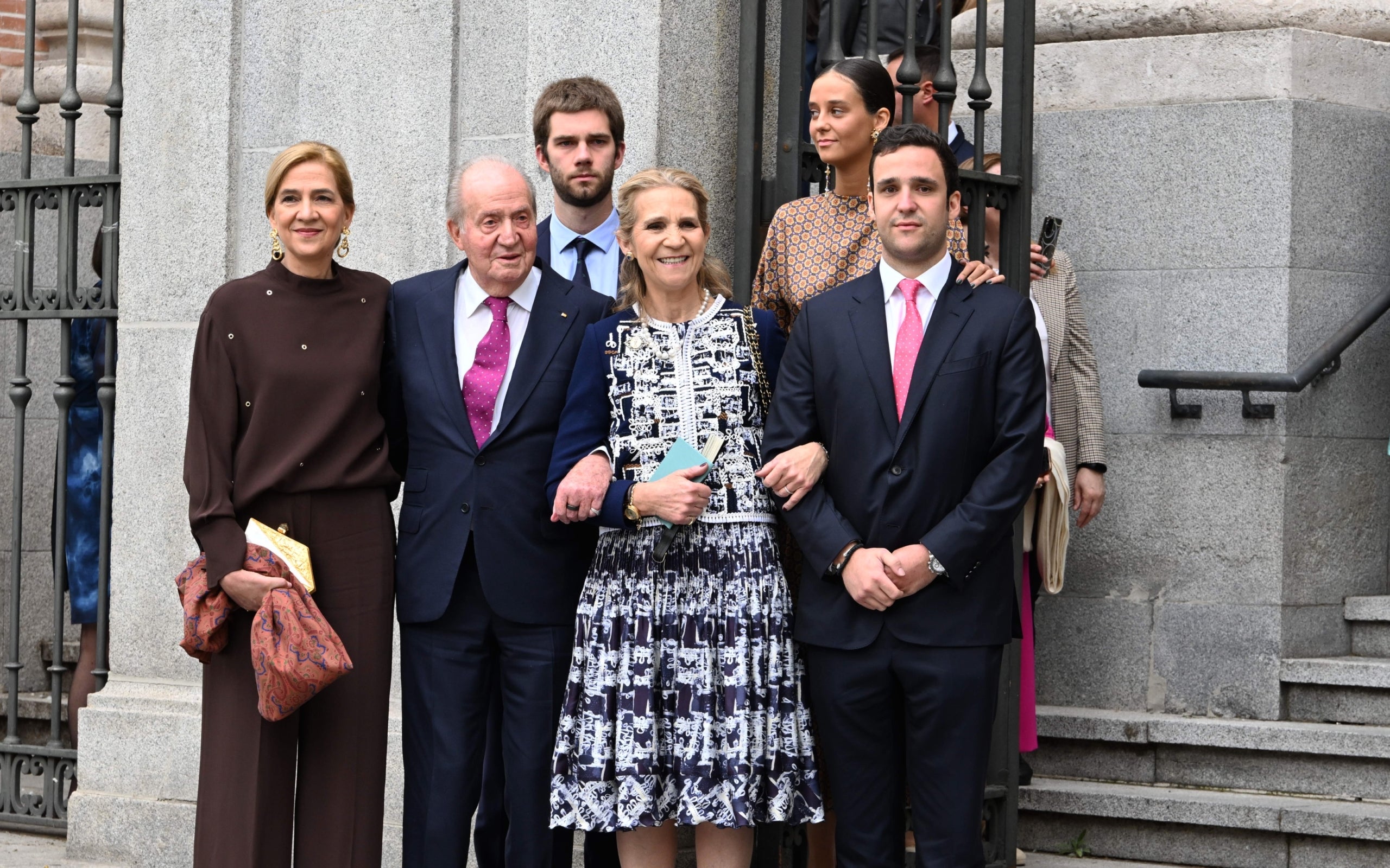 Joan Carles de Borbó acompanyat de la seva família a la boda d'Almeida | Europa Press