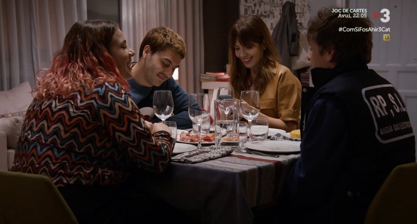 La Cati organitza un sopar amb el Marcel, la Korinna i l'Agustí | 3Cat