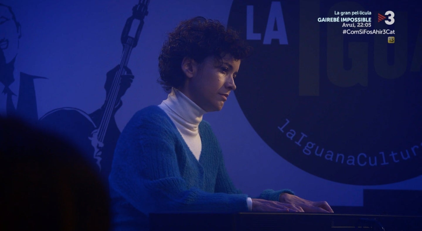  La Itzíar puja a l'escenari per tocar el piano | 3Cat