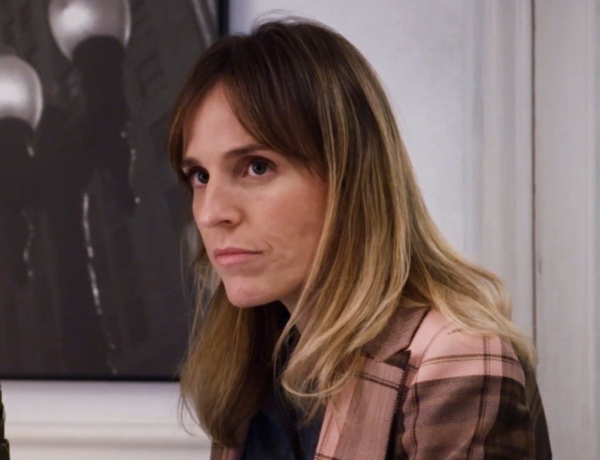 Sara Espígul, en el paper de Cèlia, a la sèrie de TV3 'Com si fos ahir', és el vincle indirecte entre aquesta ficció i 'Jo mai mai'