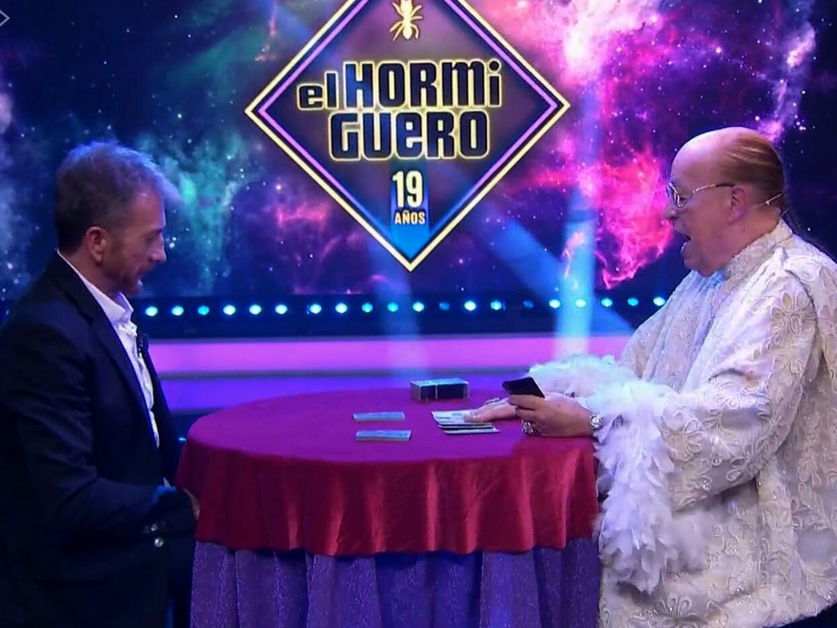 Moment surrealista a El Hormiguero, amb una sessió de tarot en directe - Antena 3 (1)