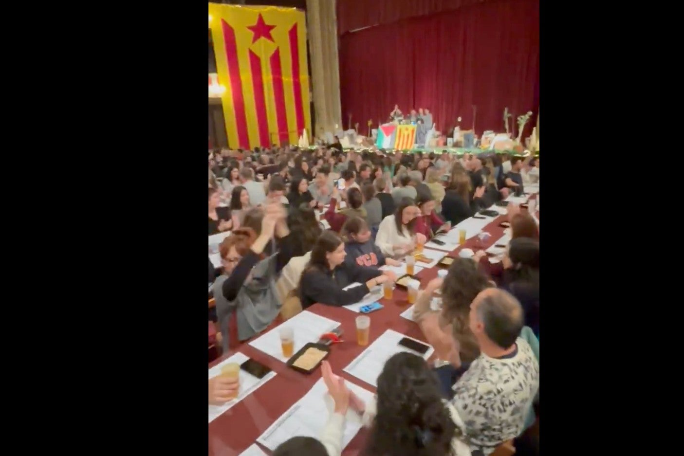 El quinto de Vilafranca en el qual s'acaba cantant 'puta Espanya' / Xarxa X-Jordi Salvia