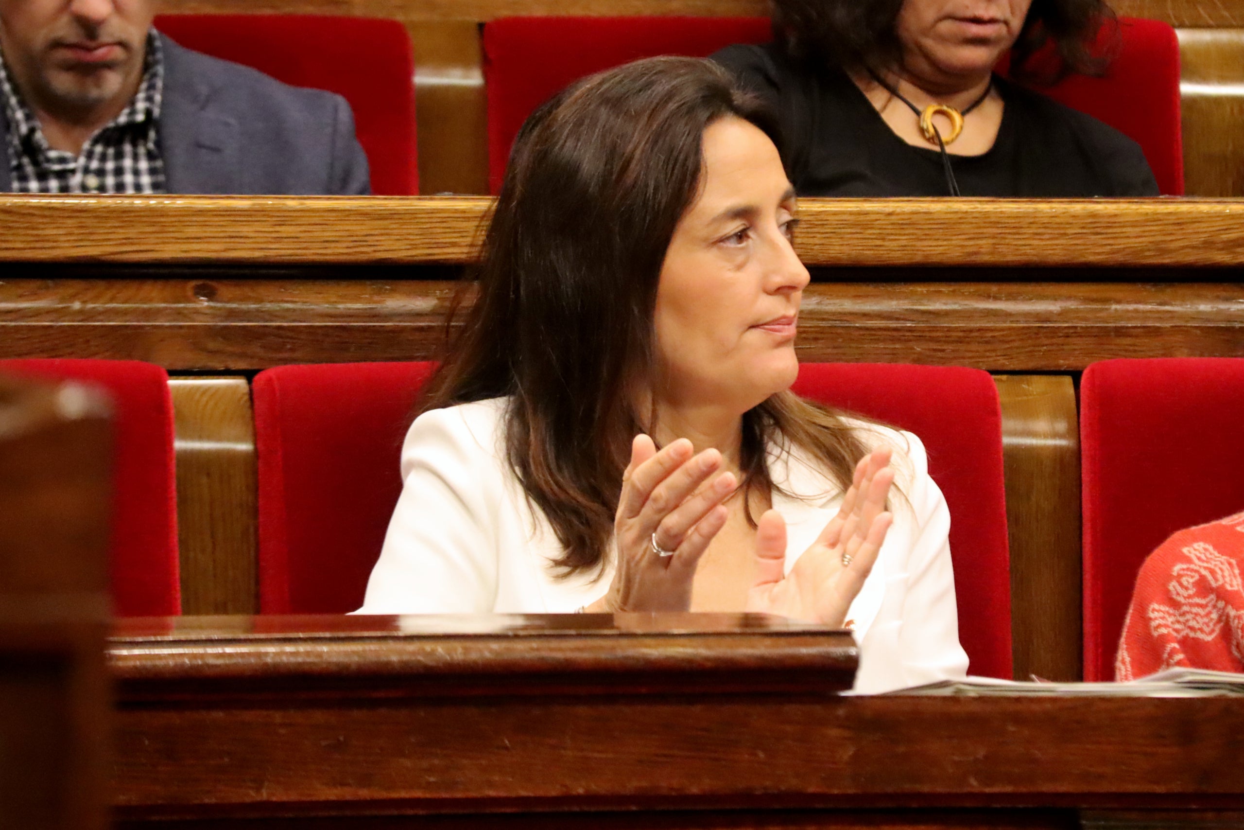 La consejera Esther Niubó durante una sesión de control en el Parlamento / Nico Tomás (ACN)