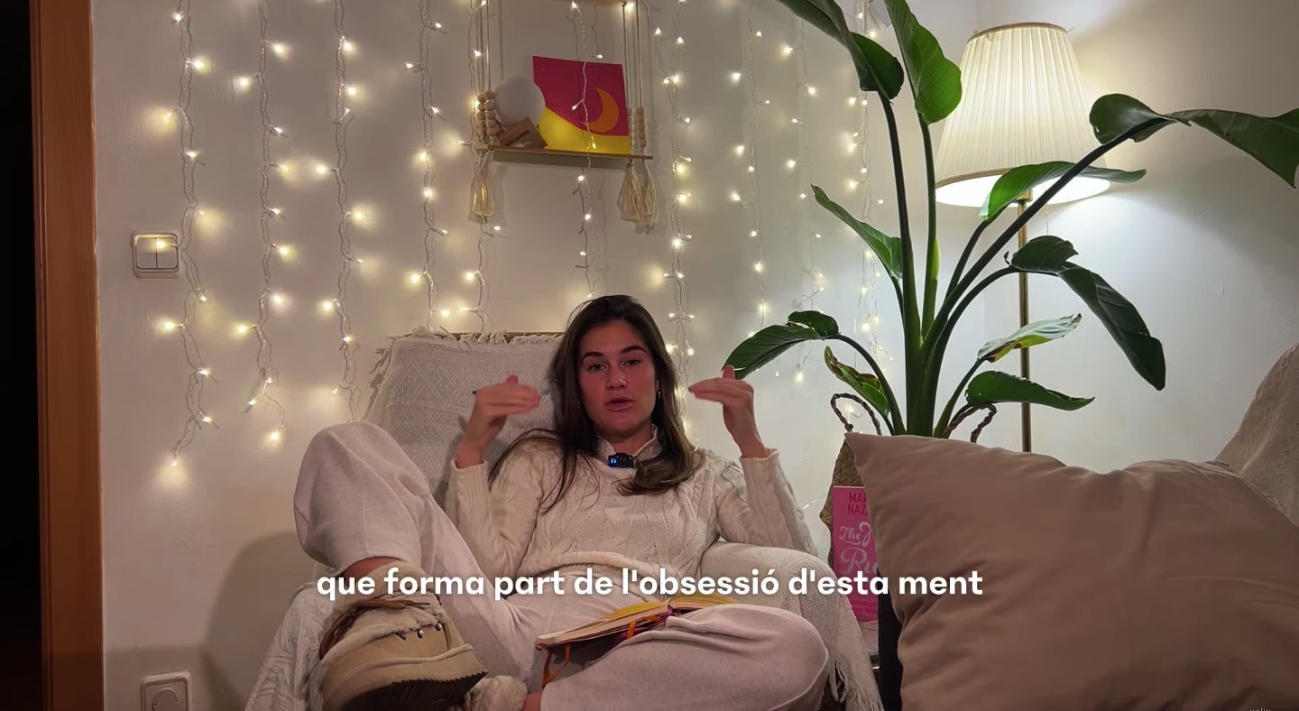 Cèlia Espanya, molt aplaudida per les seves reflexions - Youtube