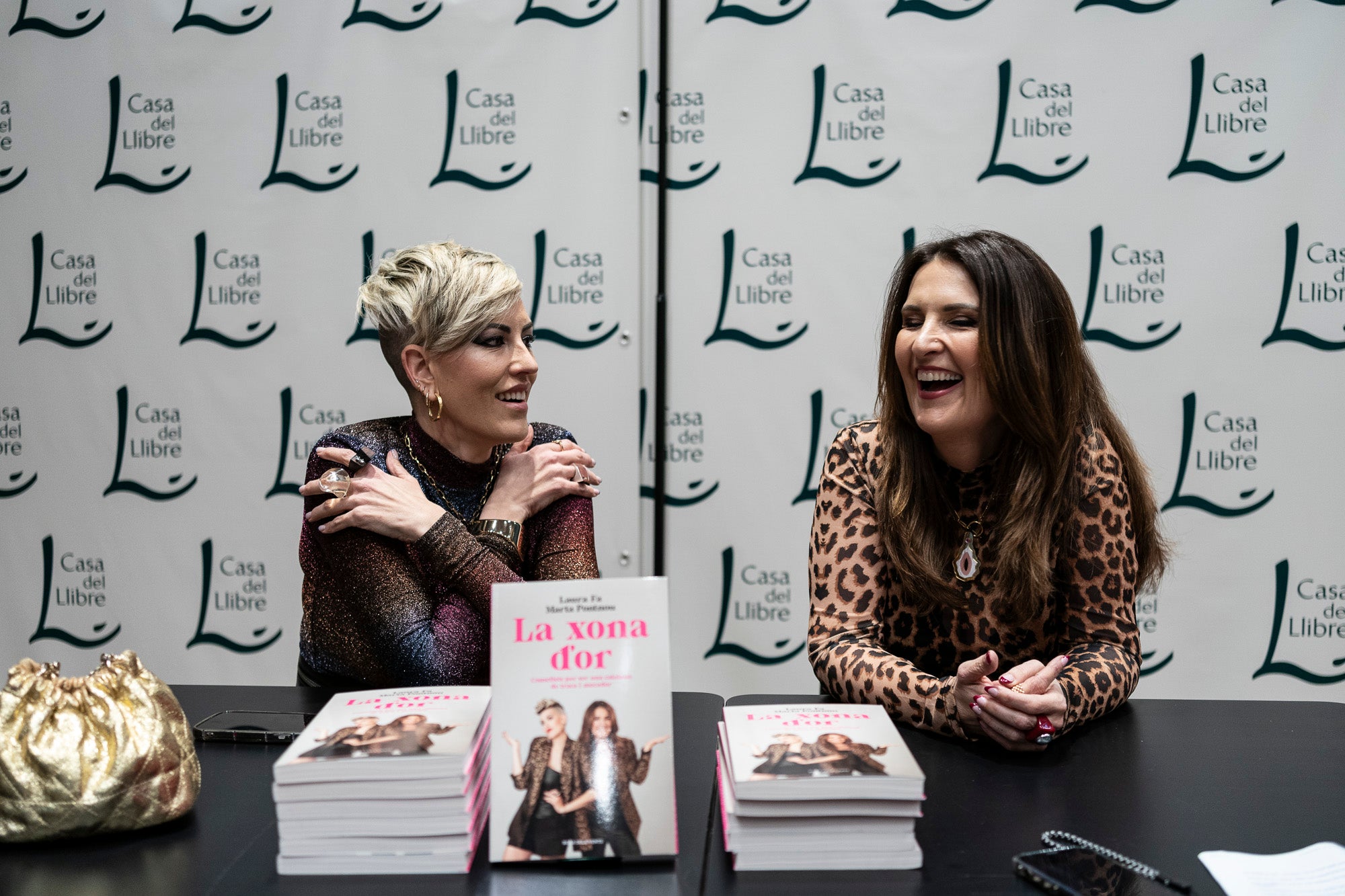 Laura Fa i Marta Pontnou presenten el seu nou llibre 'La xona d'or' | Mireia Comas