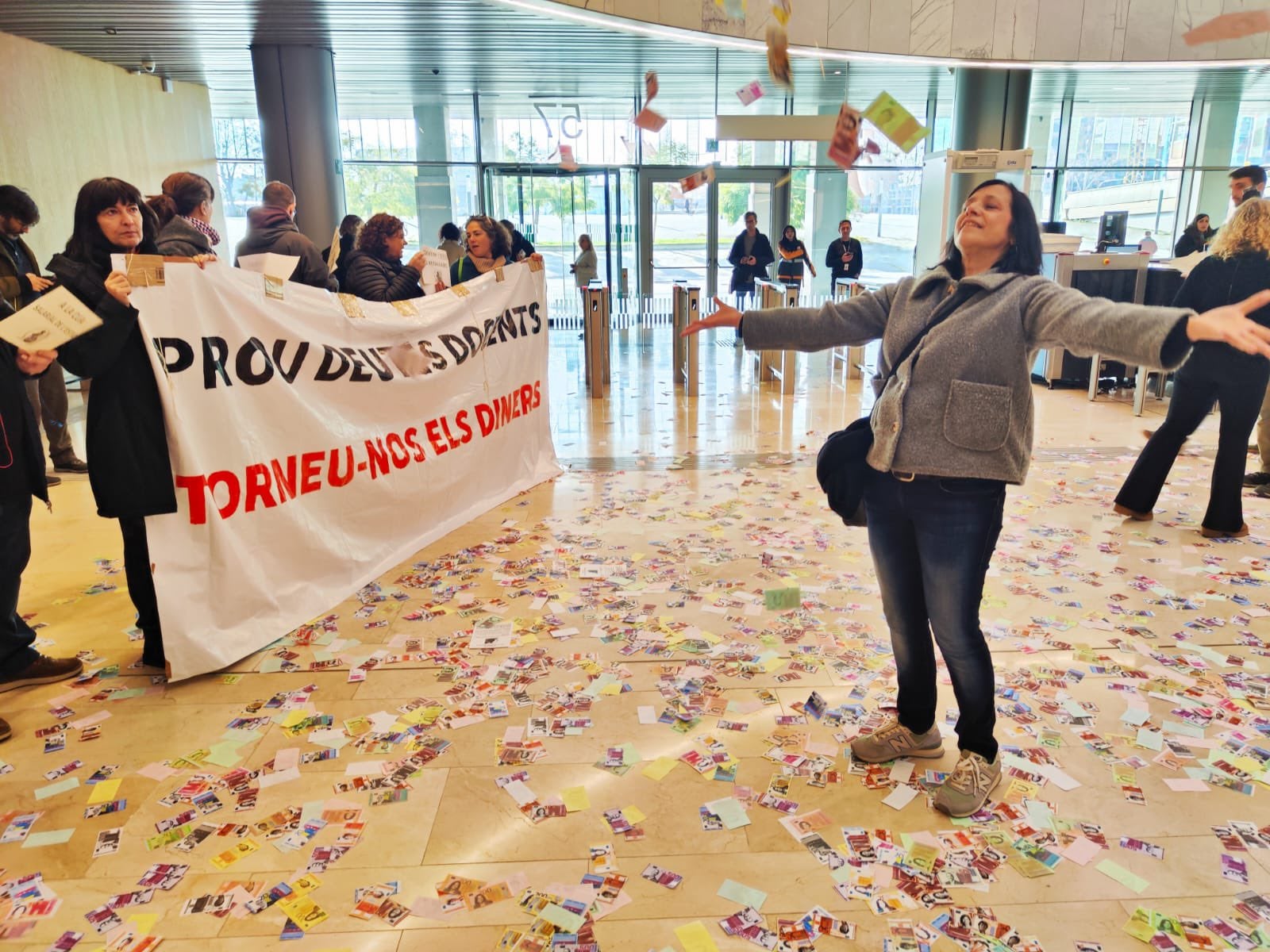 Uns 15 docents han ocupat la seu d'Economia | USTEC