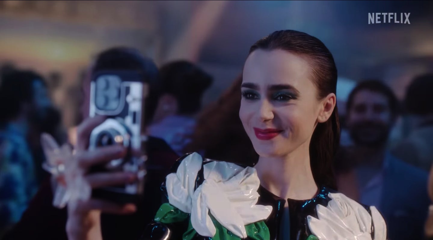 Lily Collins està triomfant professionalment gràcies a Emily in Paris - Netflix