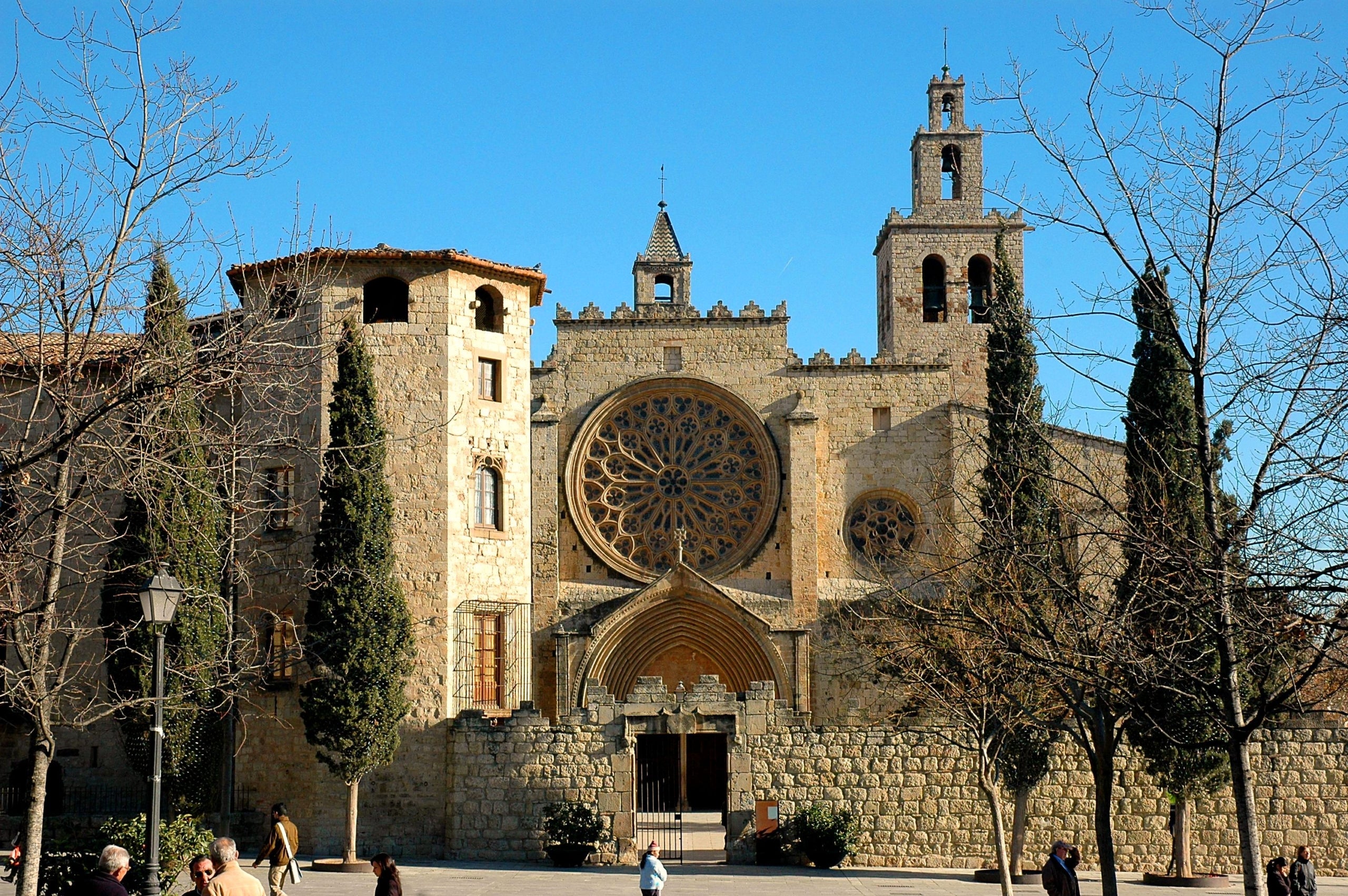 Imatge de la façana de monestir de Sant Cugat / Credit Commons