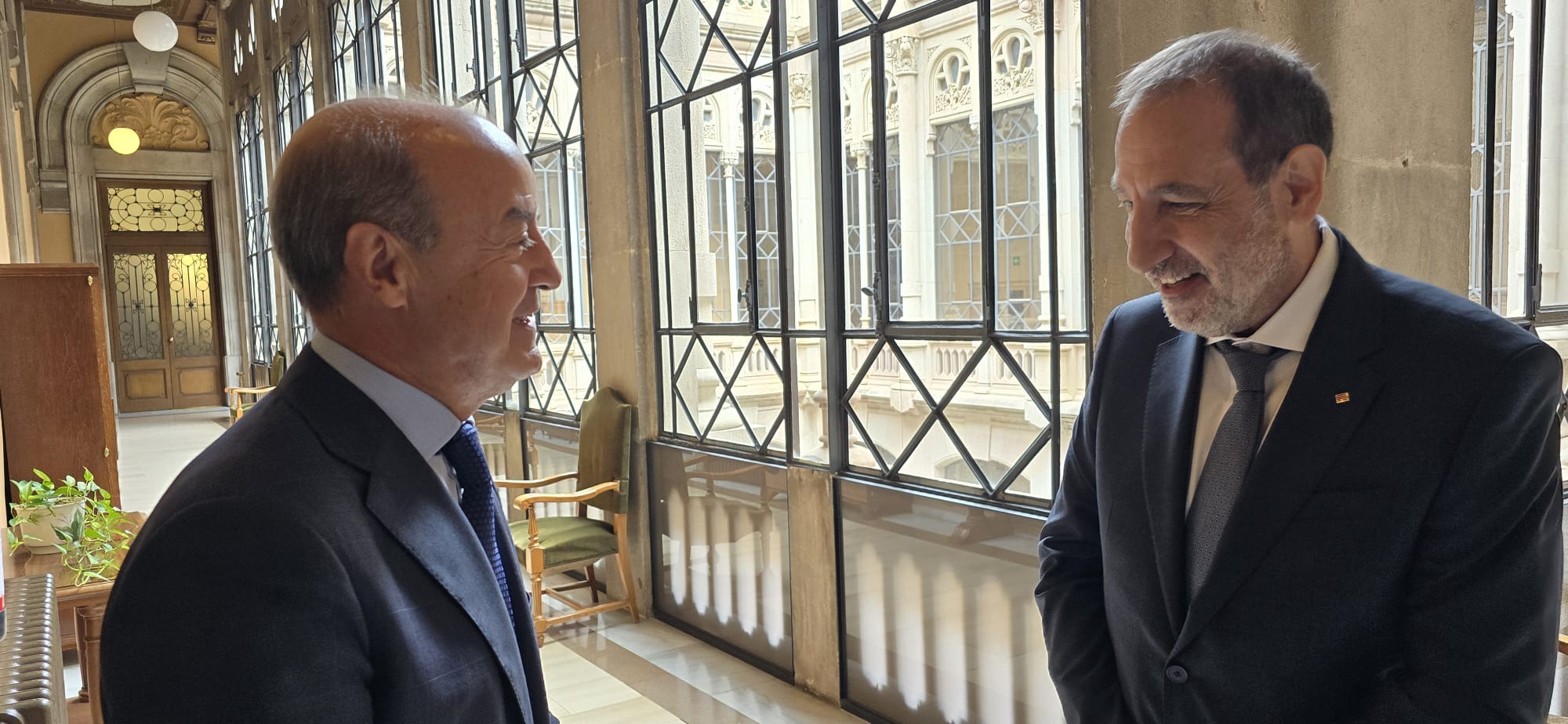 El presidente del TSJC, Jesús Maria Barrientos, con el consejero de Justicia, Ramon Espadaler/XV