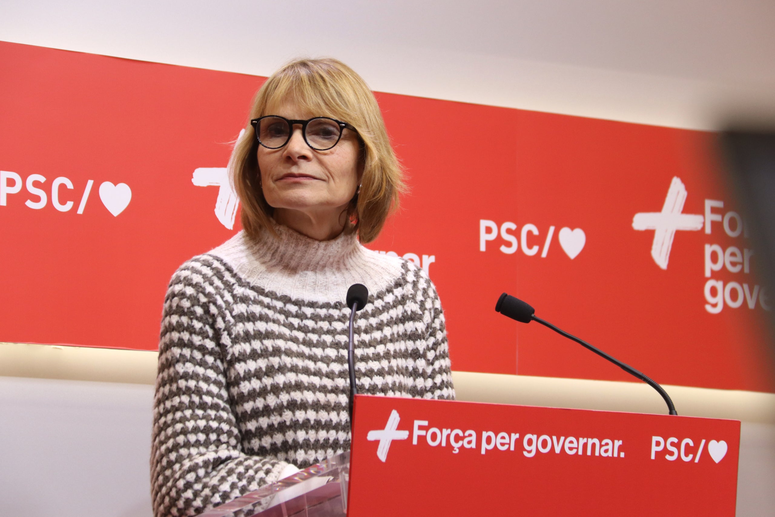 La portaveu del PSC, Lluïsa Moret, en roda de premsa aquest dilluns / Maria Pratdesaba (ACN)