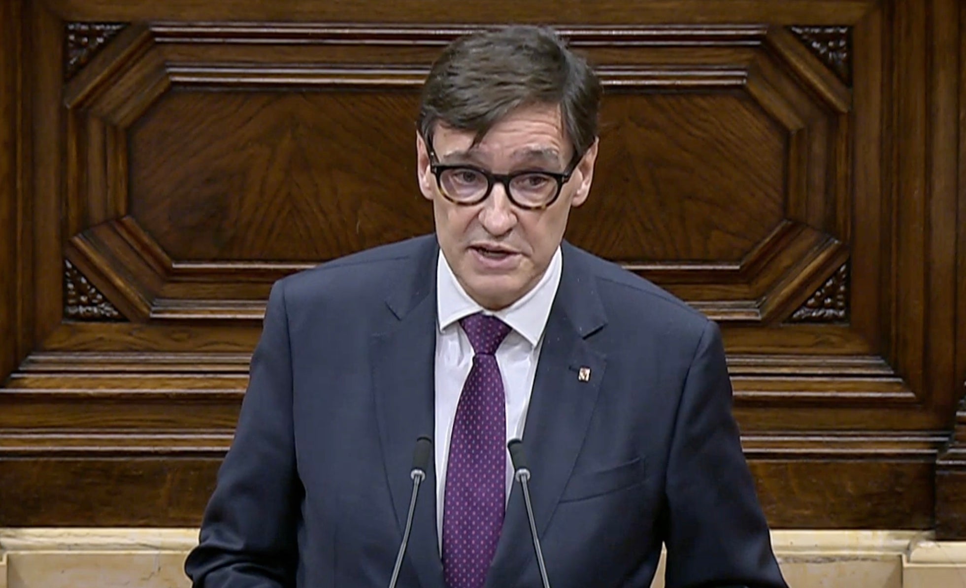 El president de la Generalitat, Salvador Illa, s'enfronta aquest dimarts al primer ple monogràfic de la història del Parlament sobre Rodalies / Mireia Comas