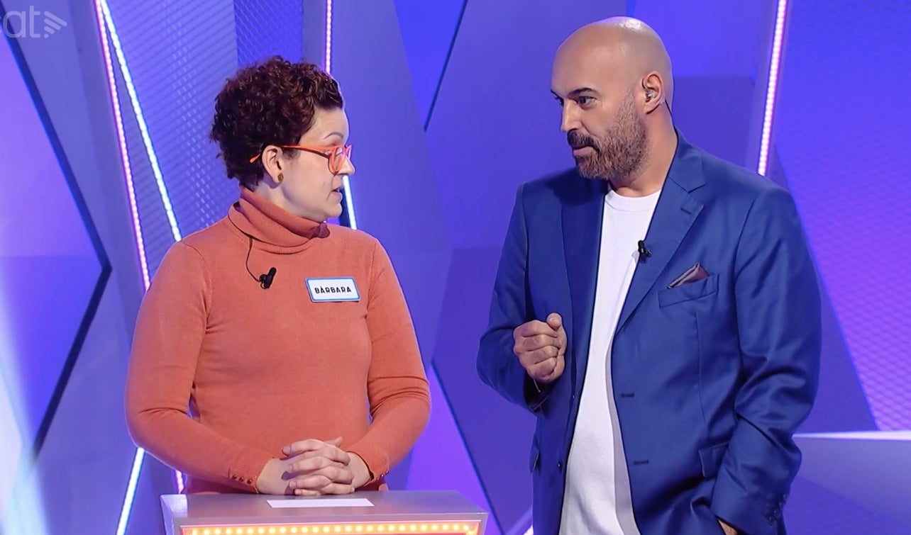 Llucià Ferrer acomiada la Bàrbara, la concursant més veterana de l'Atrapa'm si pots | 3Cat