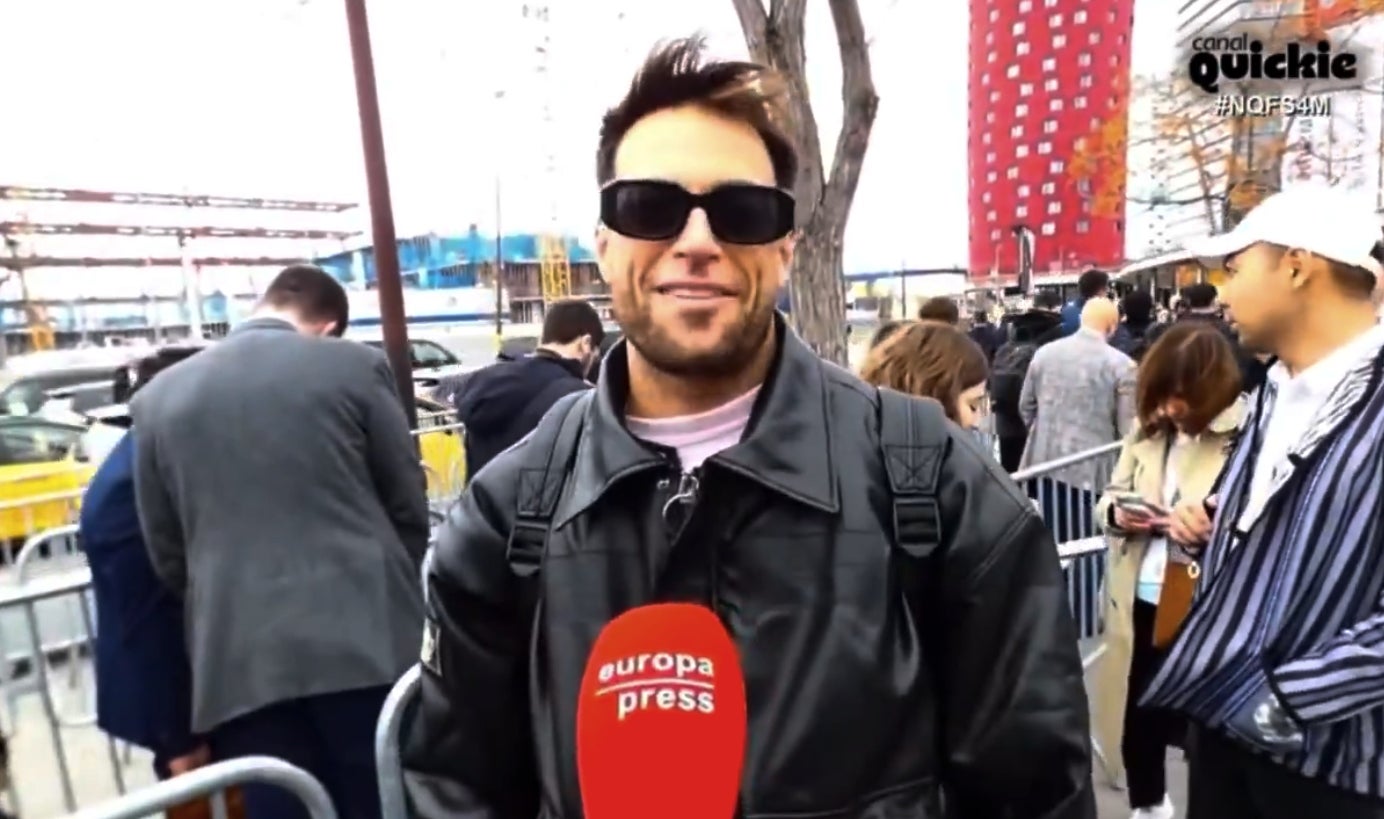 Montoya apareix per sorpresa a la fira del Mobile World Congress | Canal Quickie