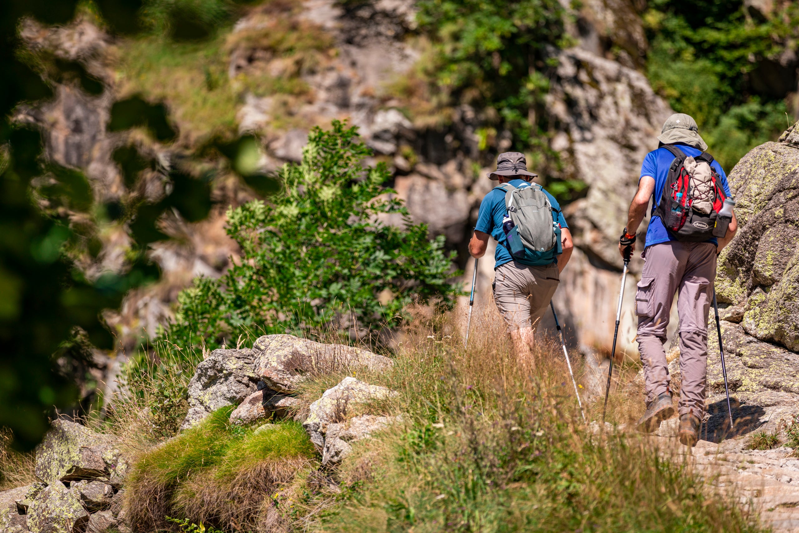 Dos excursionistas en la Vall de Núria / Ripollès Turisme