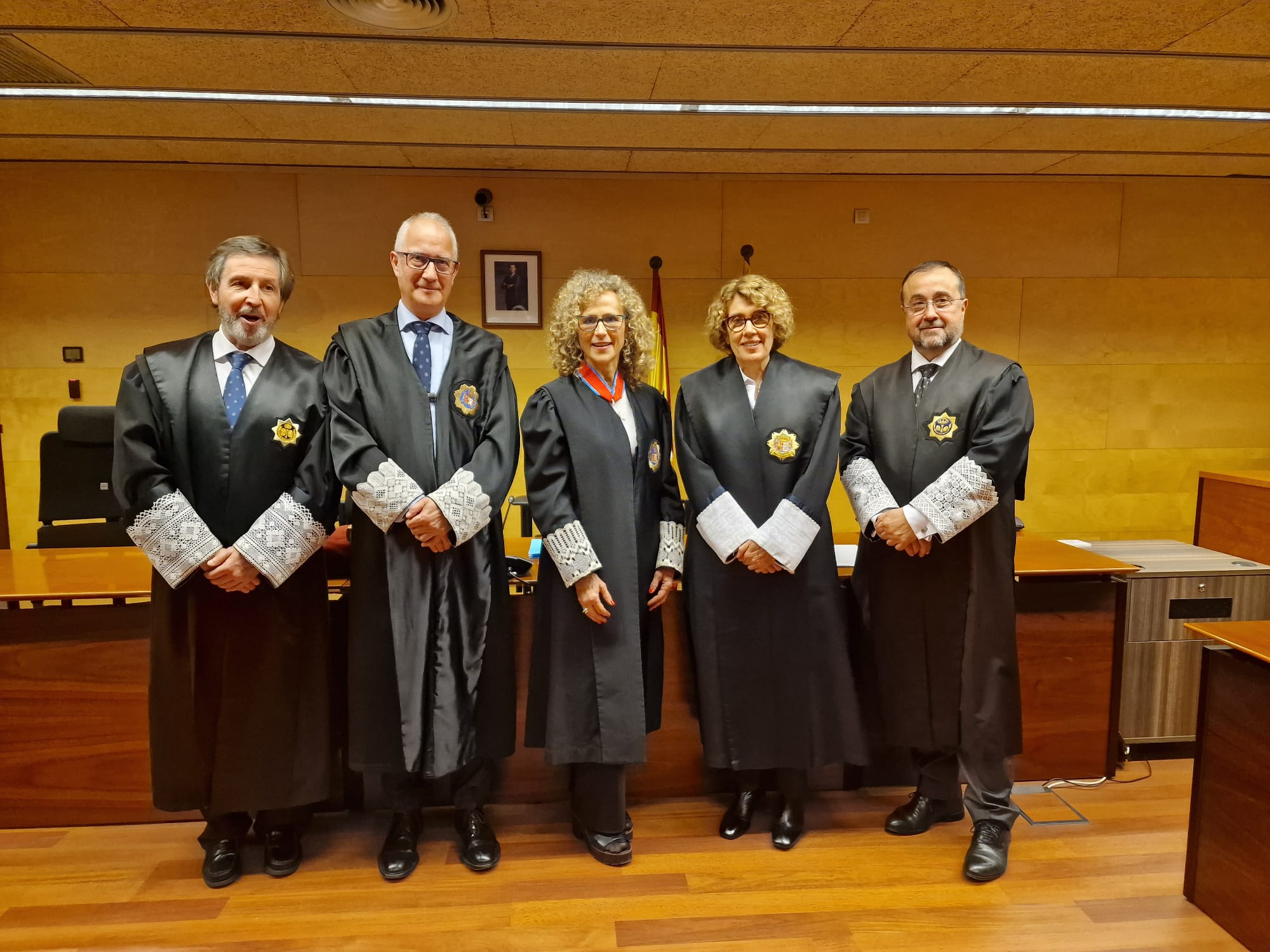 Miembros de la judicatura como Mercè Caso acompañan a Adolfo Garcia Morales en la toma de posesión como presidente de la Audiencia de Girona/TSJC