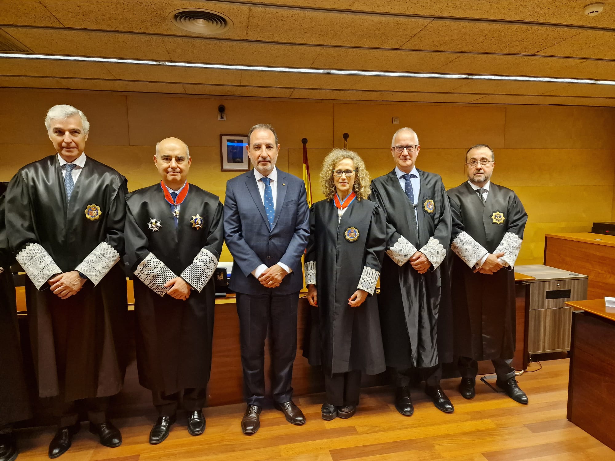 Miembros de la judicatura como Mercè Caso acompañan a Adolfo Garcia Morales en la toma de posesión como presidente de la Audiencia de Girona/TSJC