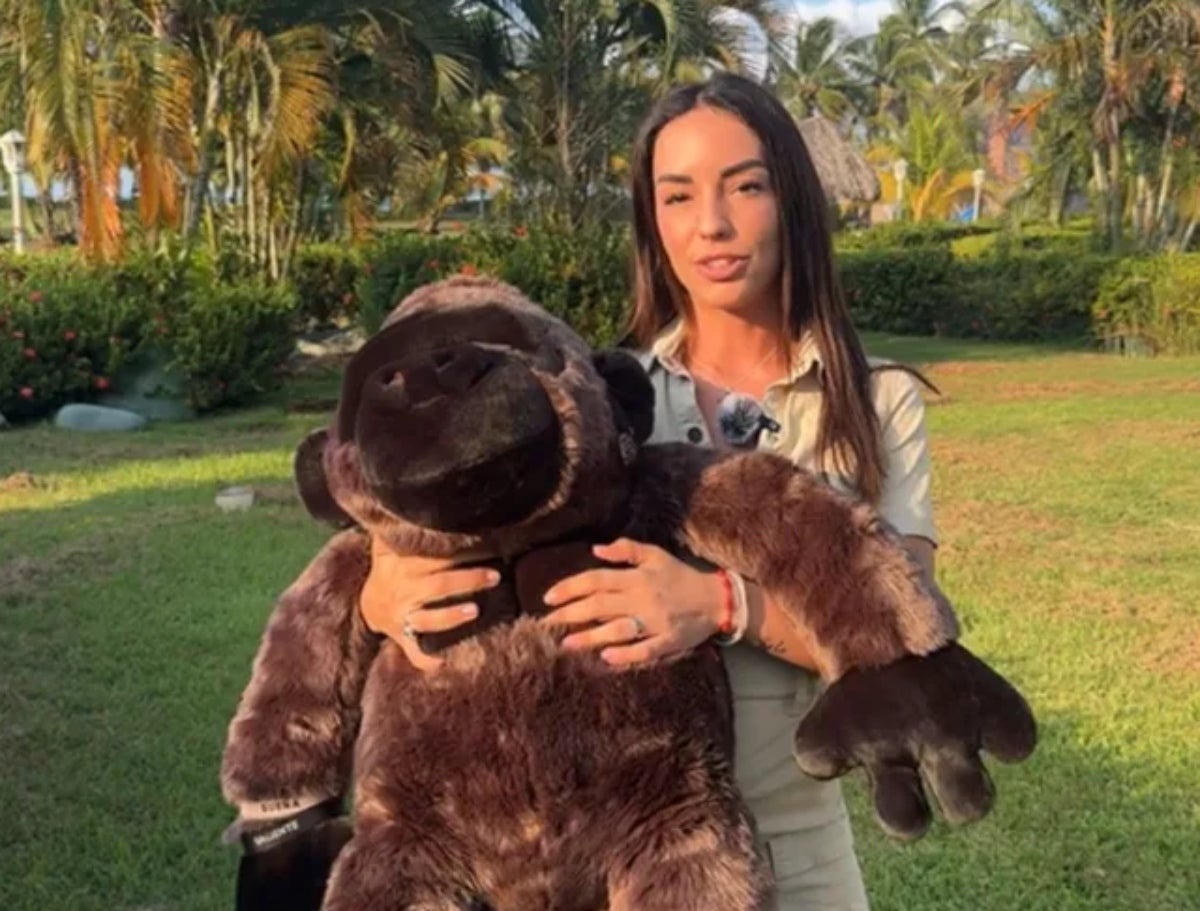  Anita Williams recuerda a su hijo con un peluche como objeto personal en 'Supervivientes' | Telecinco