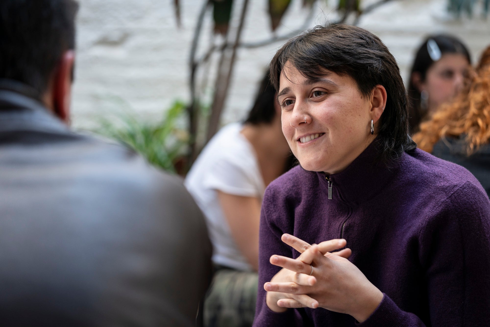 Joana Subirats i Emma Dotres integrants del grup de música “Al·lèrgiques al Pol·len”. Barcelona 10.04.2025 / Mireia Comas