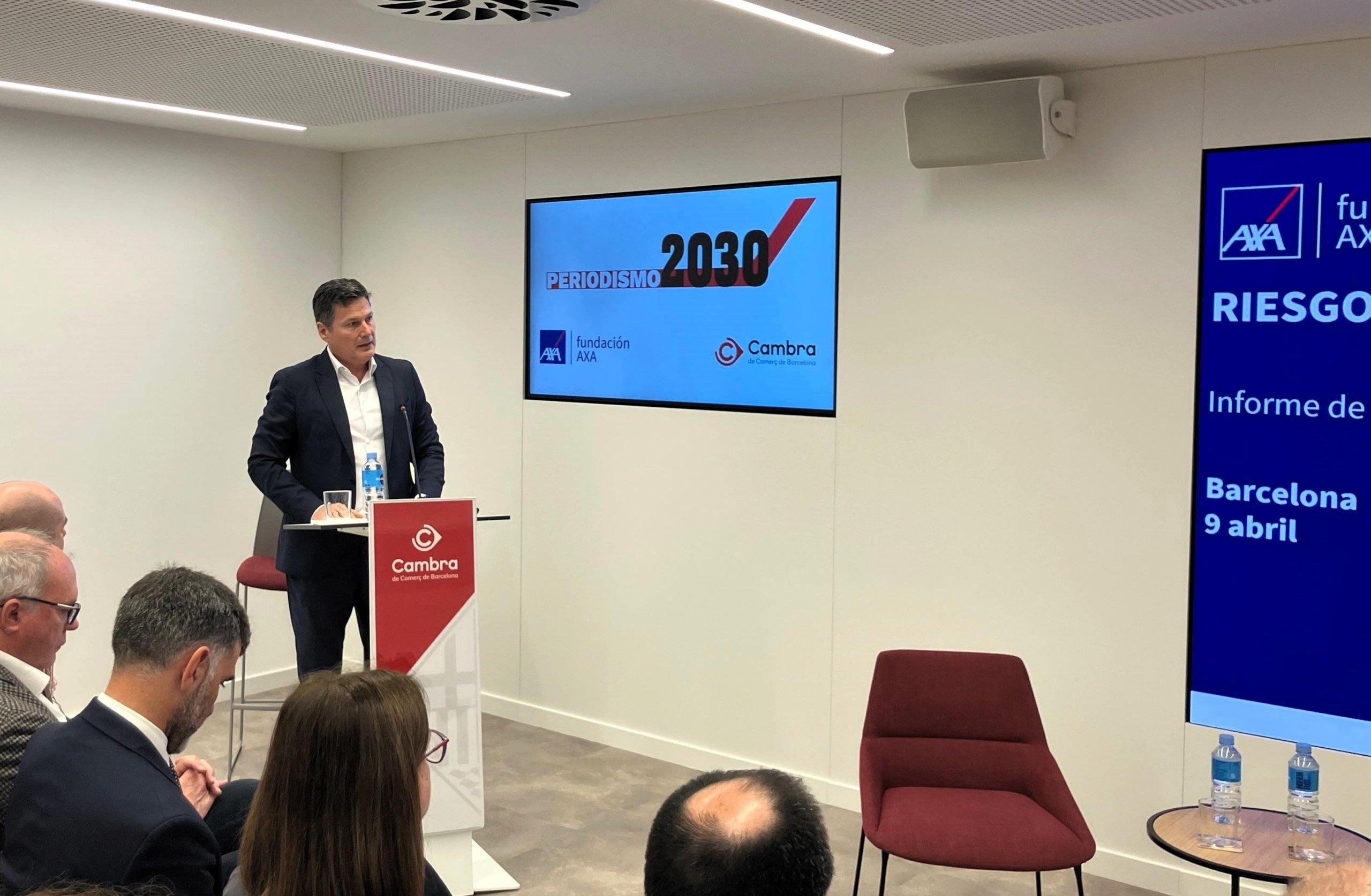 El director de la Fundació AXA, Josep Alfonso, presentant l'estudi mundial sobre percepció de riscos encarregat pel Fòrum Periodismo 2030 / Europa Press