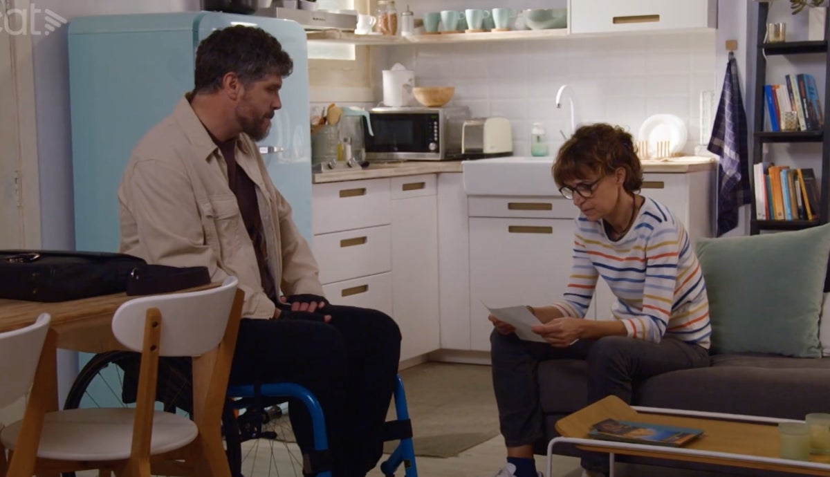 La Marta llegeix la carta que ha escrit el Joel per al seu pare a 'Com si fos ahir' | 3Cat