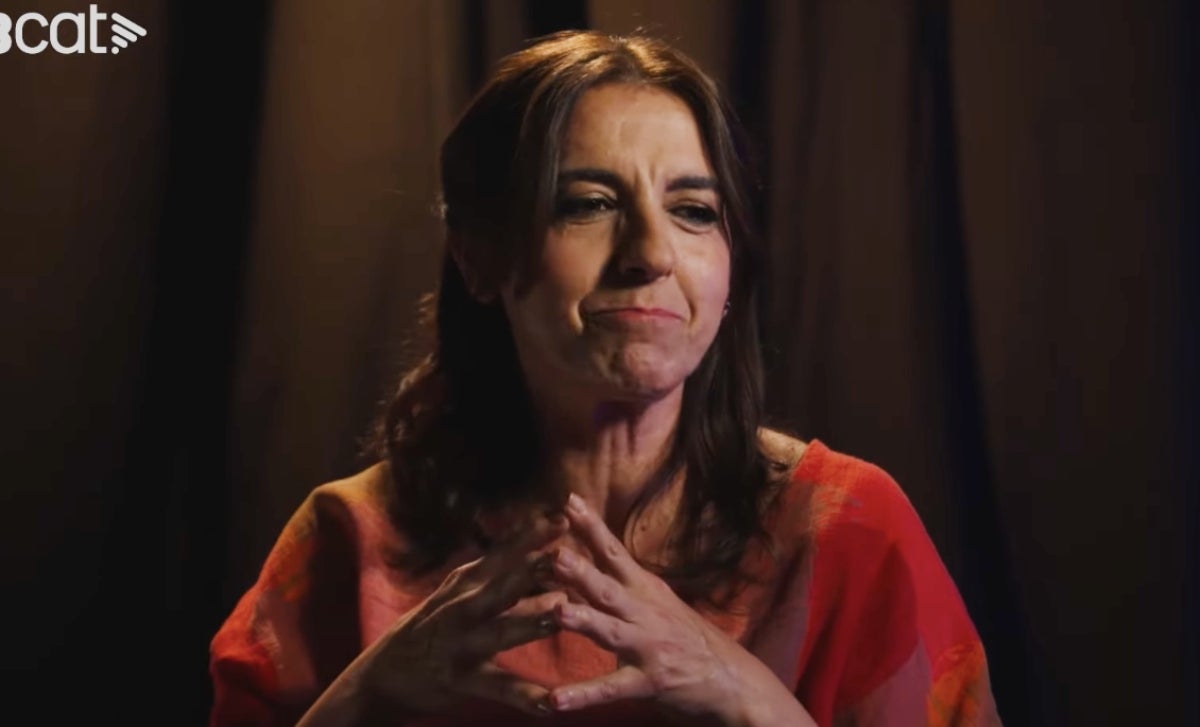 Llum Barrera interpreta el paper de la Pilar a 'La casa nostra' _ YouTube