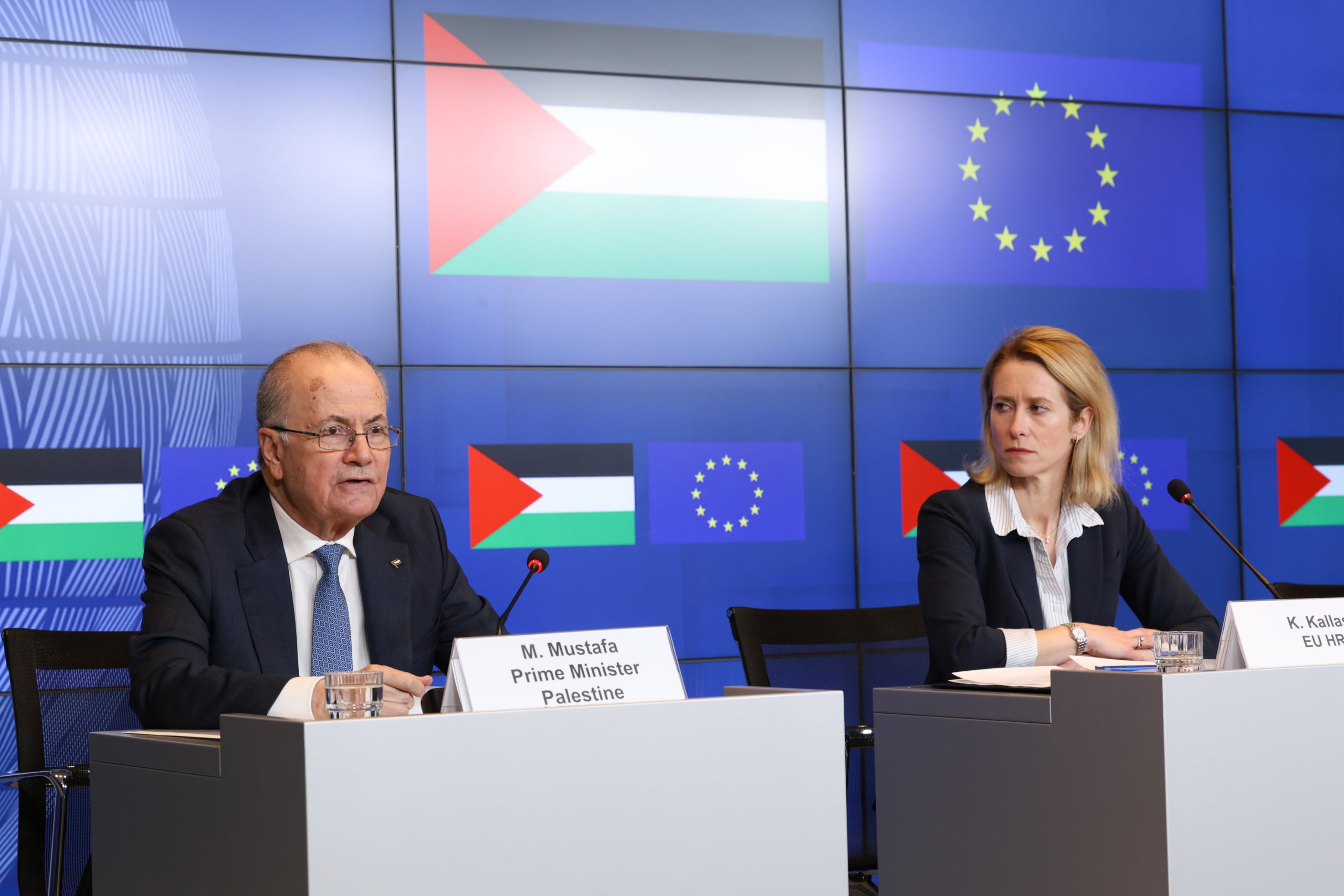 El primer ministro de la autoridad palestina, Mohammad Mustafa, en rueda de prensa acompañado de la alta representante de la UE para la política exterior, Kaja Kallas / ACN