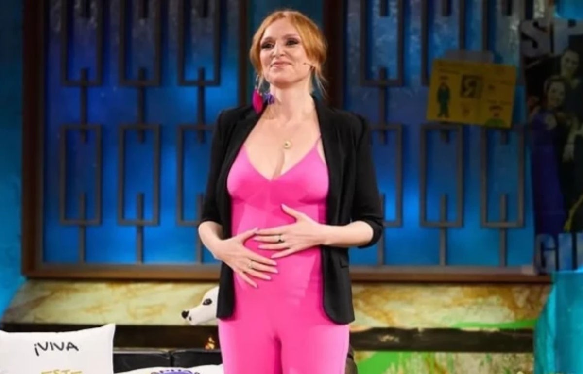 Cristina Castaño revela su embarazo de siete meses en 'La Revuelta' | RTVE