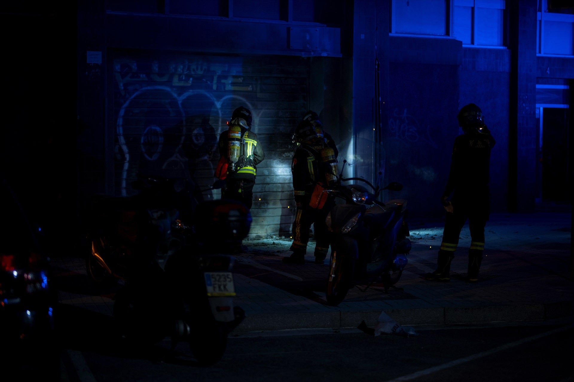 Els Bombers de Barcelona fan un servei durant l'apagada / Europa Press