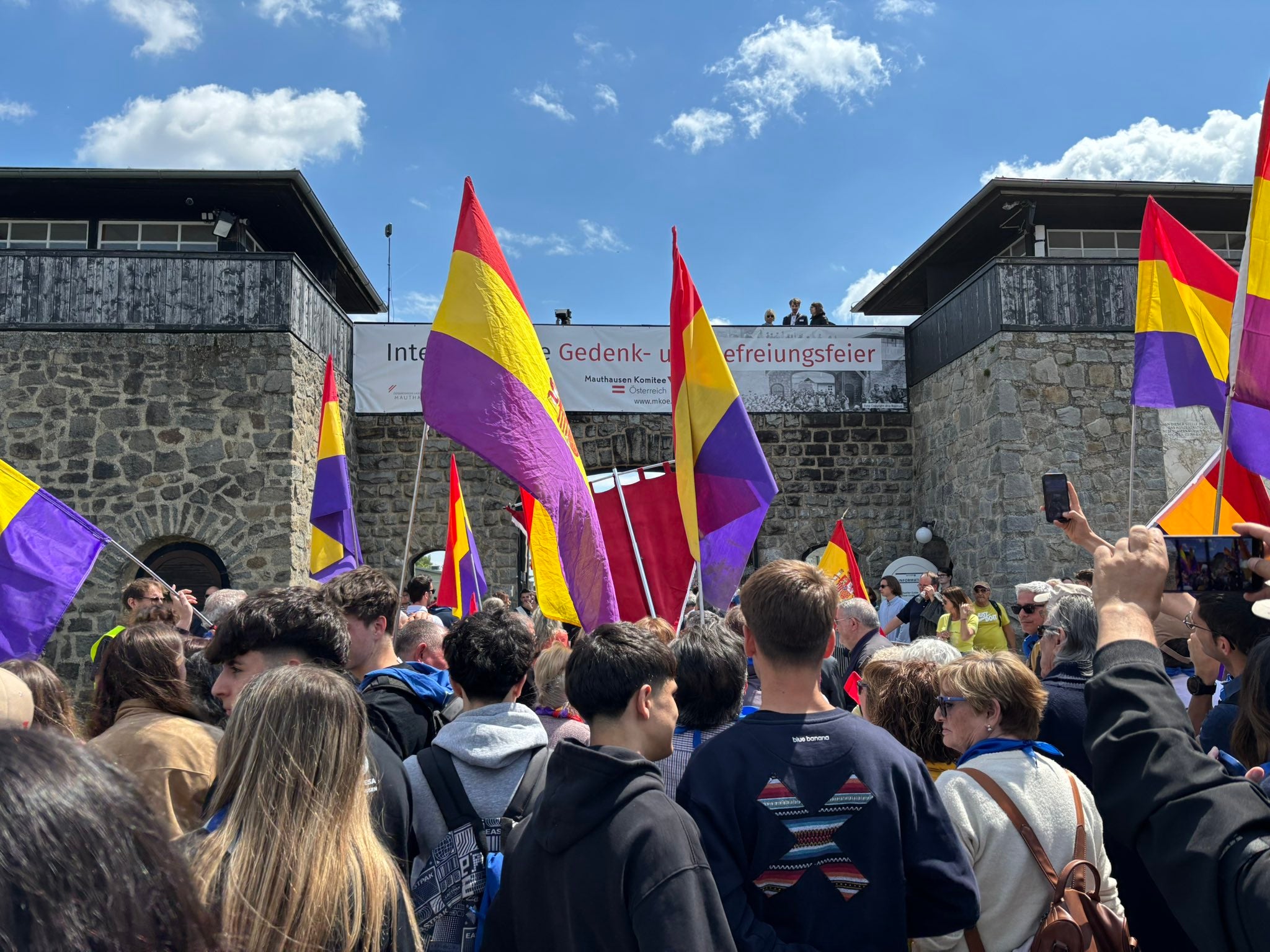 Estudiants manresans a l'homenatge als deportats a Mauthausen han escridassat els reis espanyols / Marc Aloy