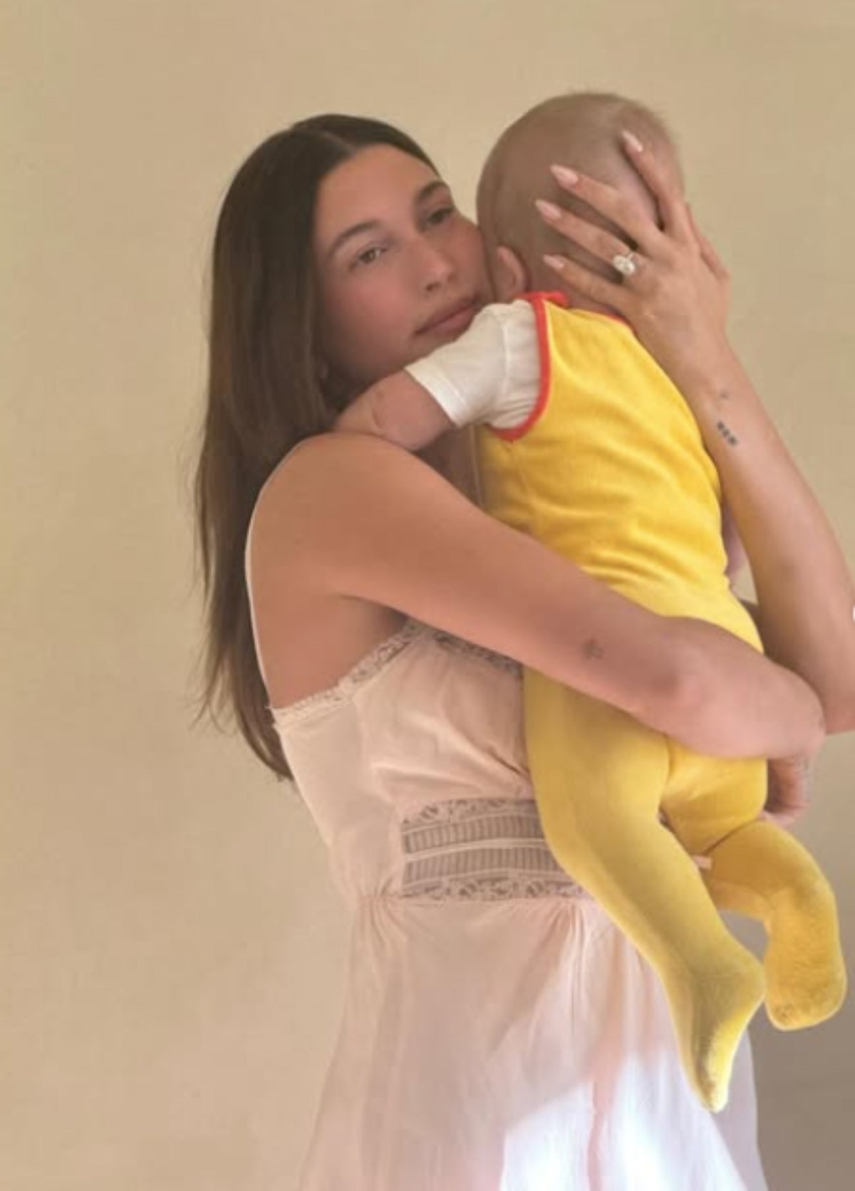 Hailey Bieber revela les complicacions del part del seu primer fill | Instagram