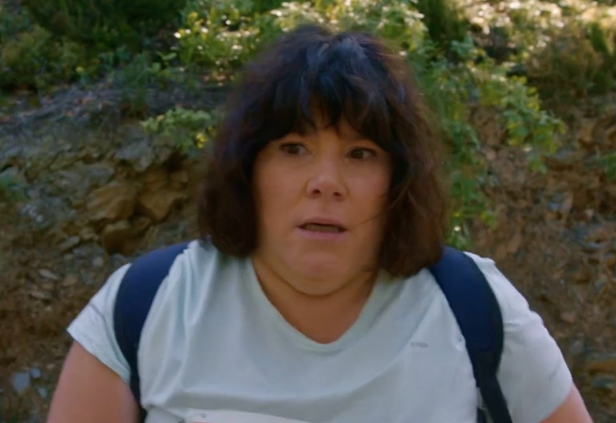 La Neus embogeix i ataca la Sílvia amb una pedra a 'Com si fos ahir' _ 3Cat