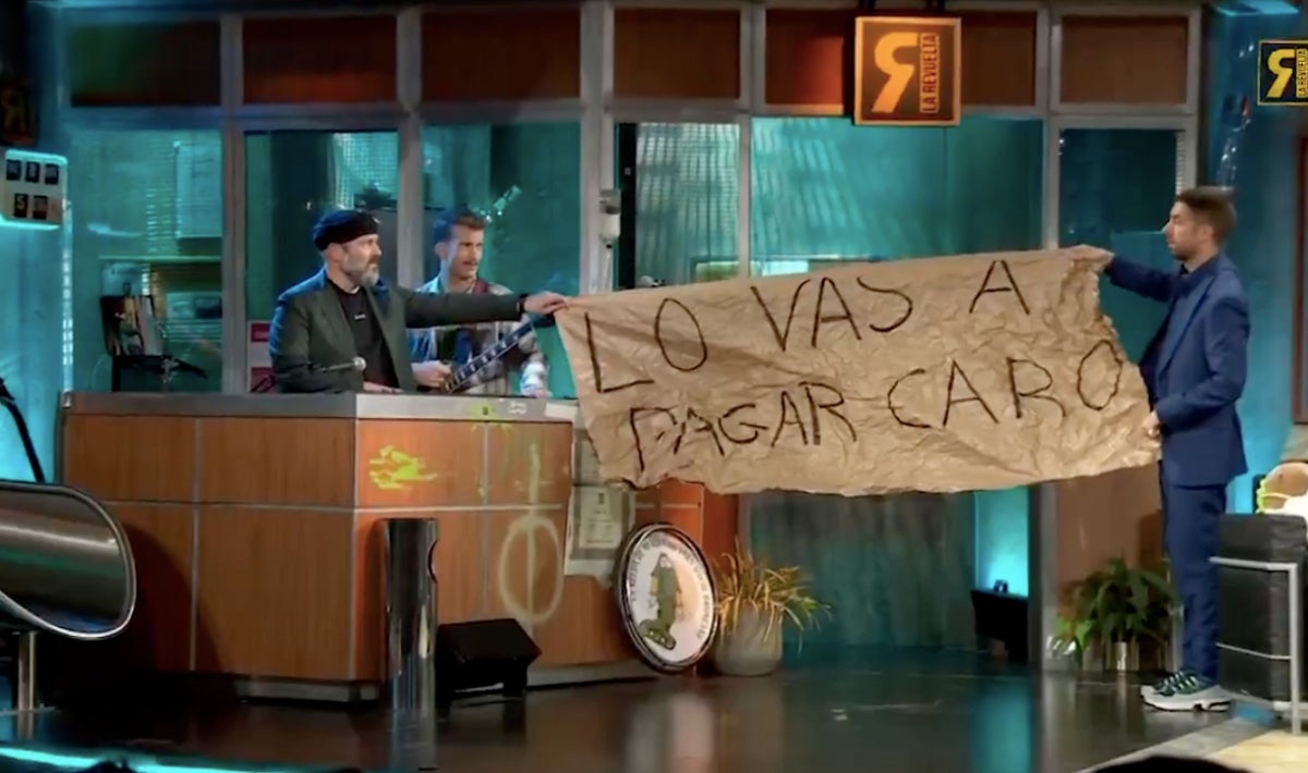Les cartes de Manuel Carrasco per a David Broncano a 'La Revuelta' _ RTVE 