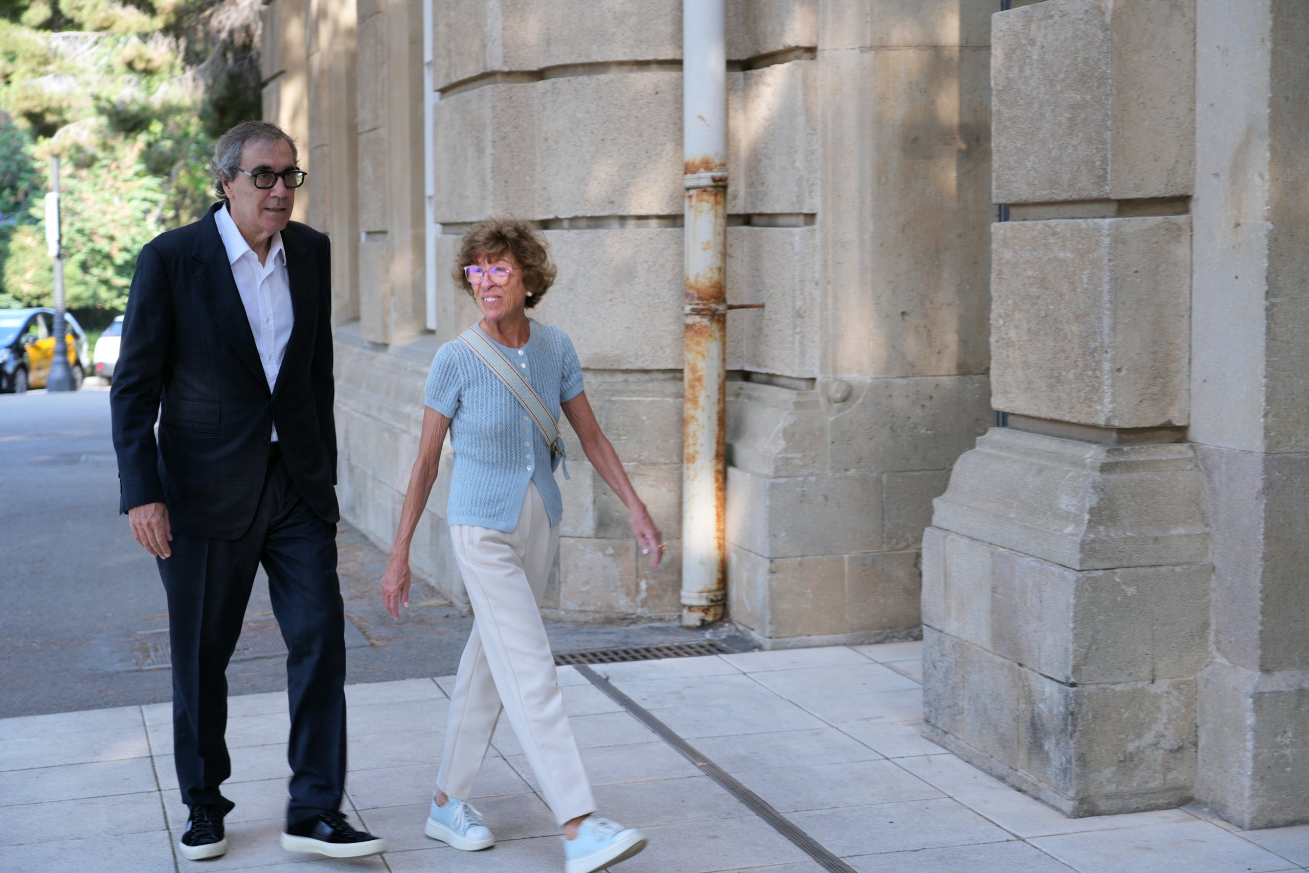 El vocal del patronato del MNAC Tatxo Benet llega a la reunión/ Guillem Roset/ACN