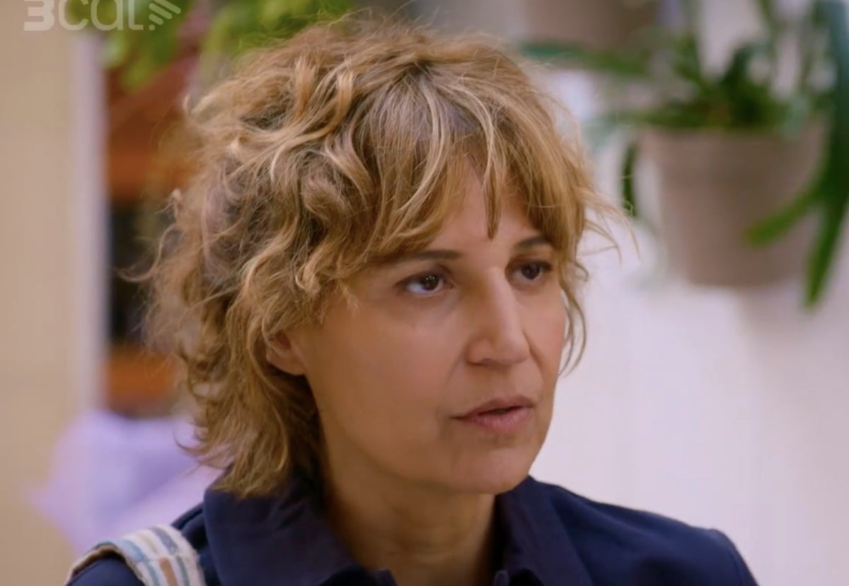 L'Esteve intenta fer-li un petó a la Marta i ella posa distància a 'Com si fos ahir' _ 3Cat