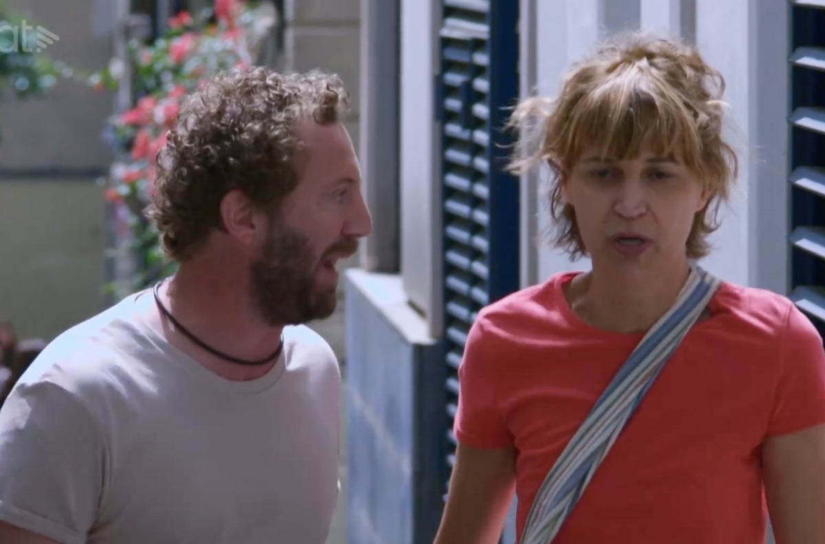 L'Esteve intercepta la Marta pel carrer a 'Com si fos ahir' | 3Cat